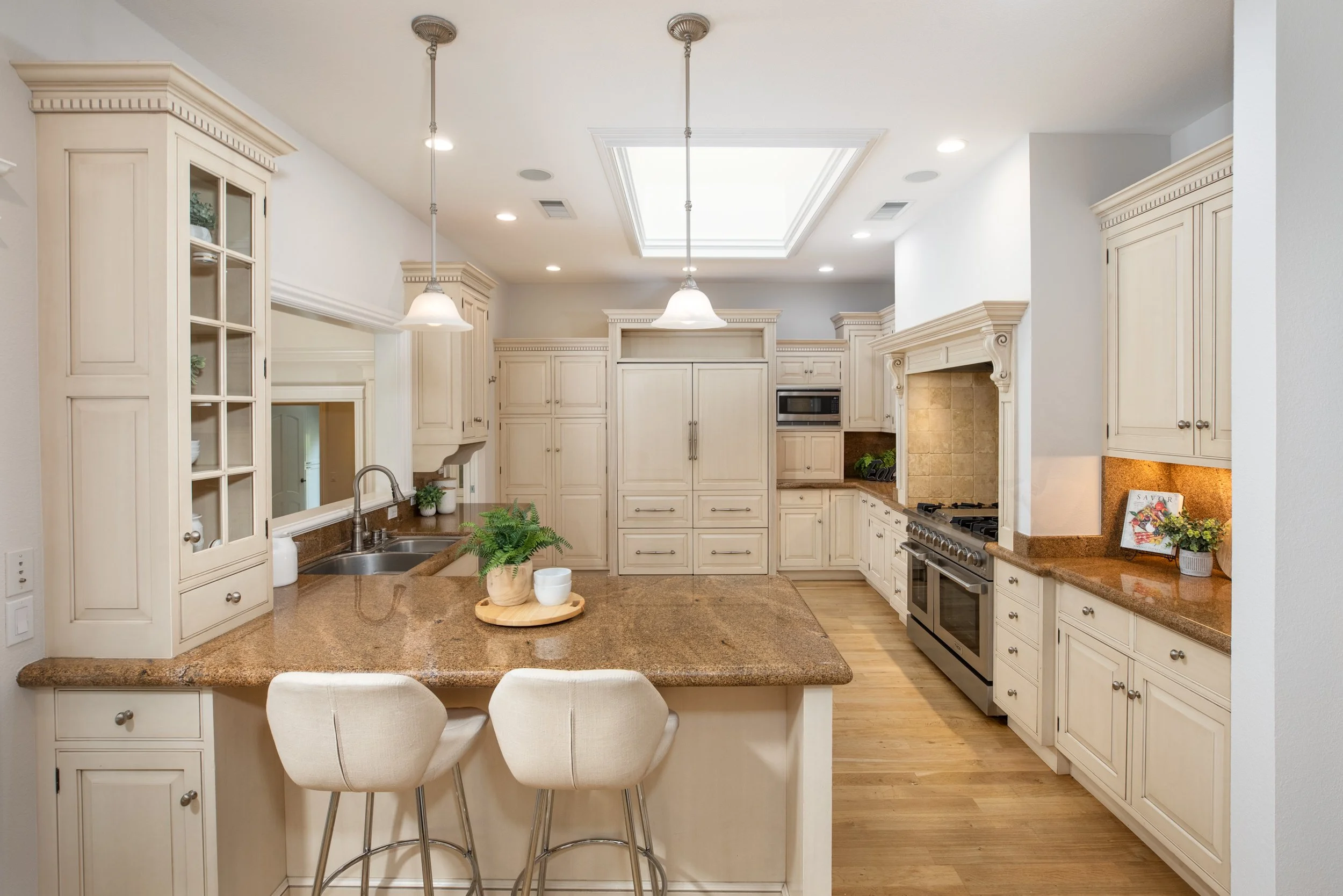 13-Linden_Matt_Anello-6824-MLS.jpg