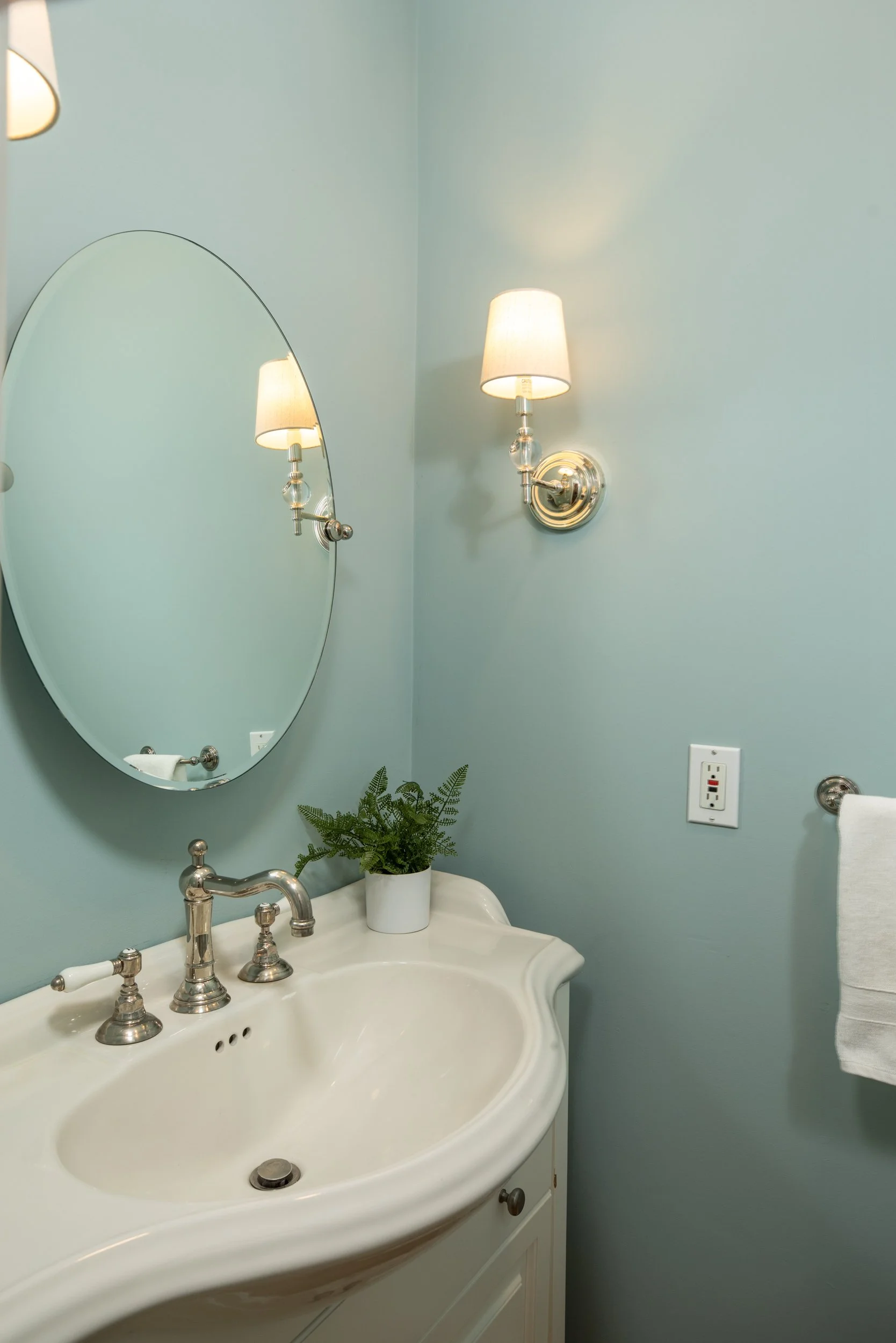 22-Linden_Matt_Anello-6767-MLS.jpg
