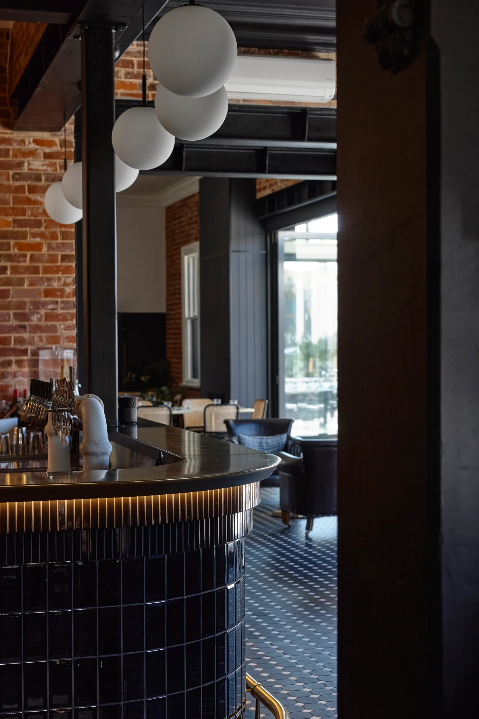 NPorter_Victoria_032.webp
