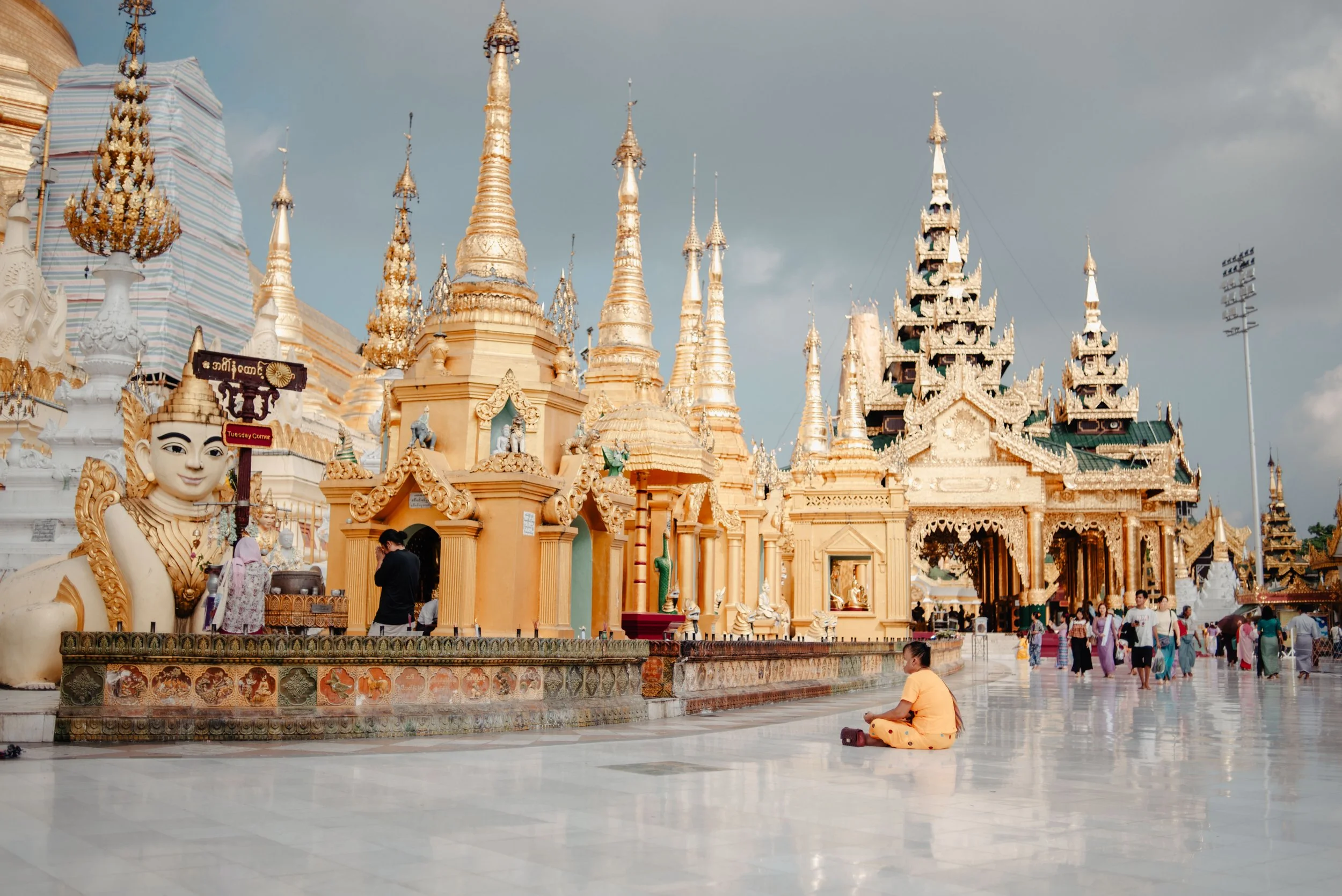 Shwedagon (17 of 68).jpg