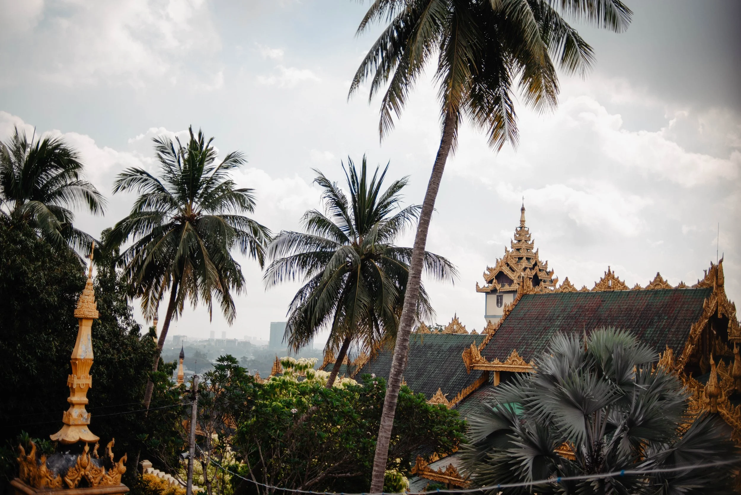 Shwedagon (40 of 68).jpg