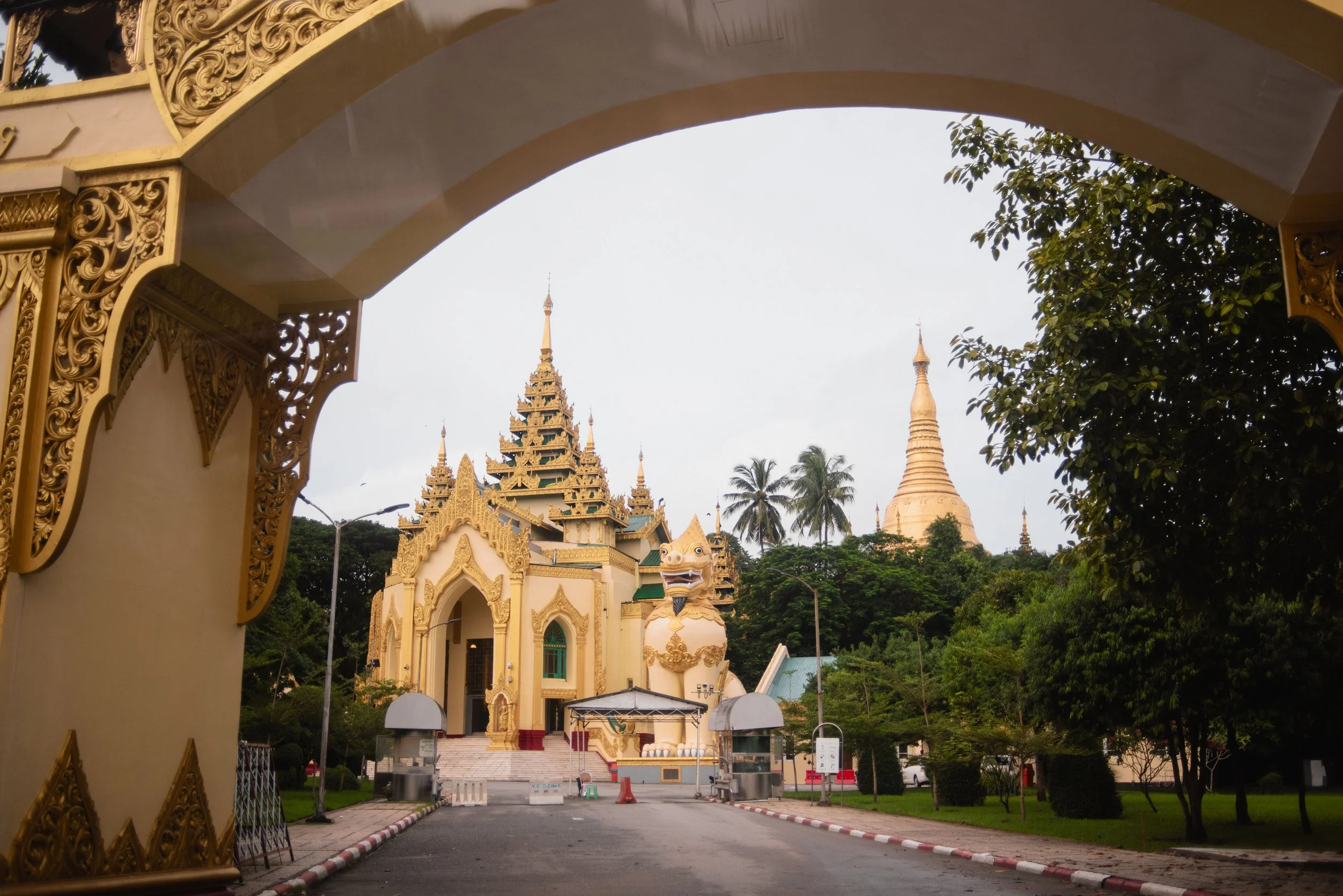 Shwedagon Streets-43.jpg