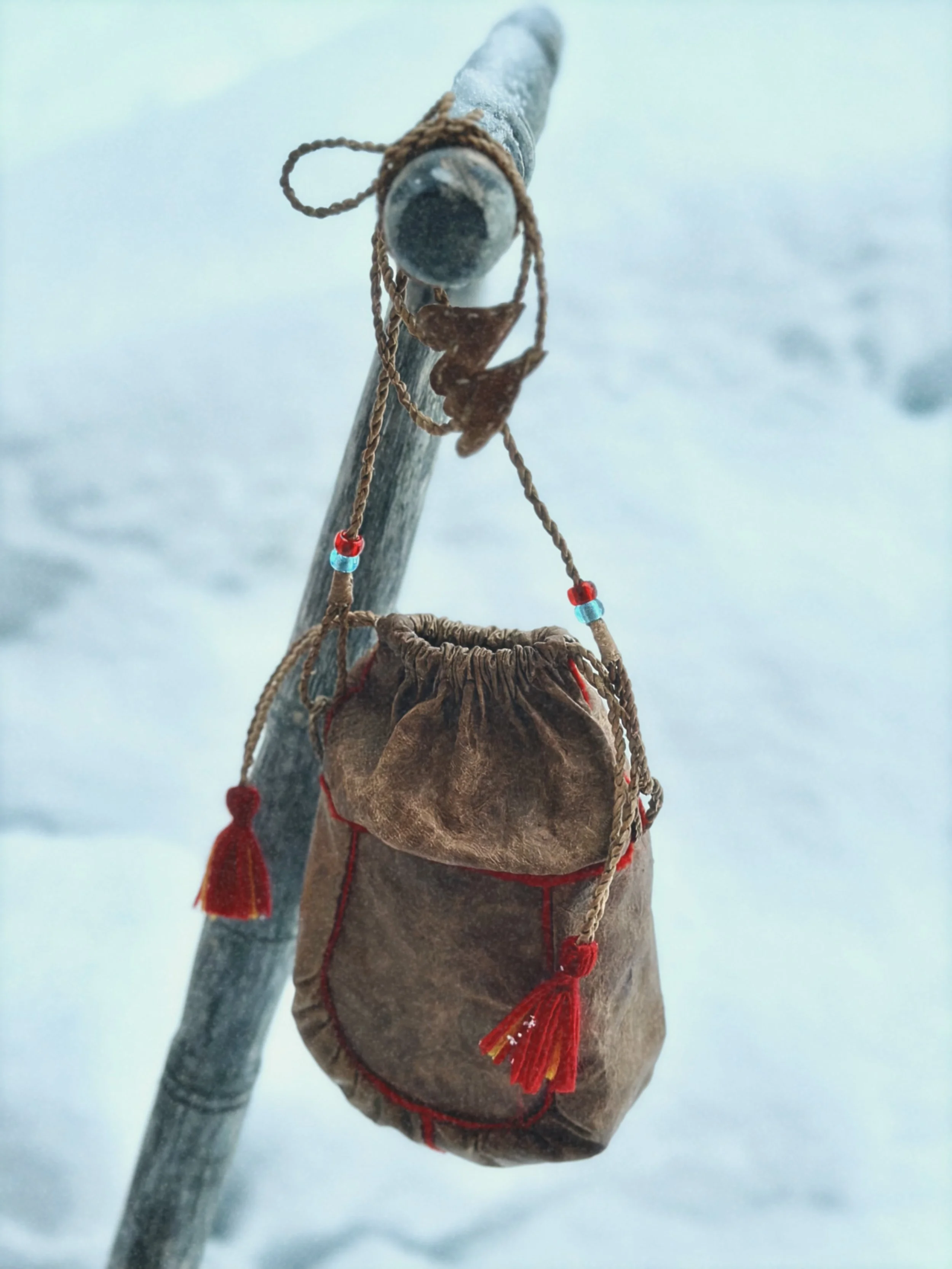 A bag made of self tanned reindeer leather, sisti.