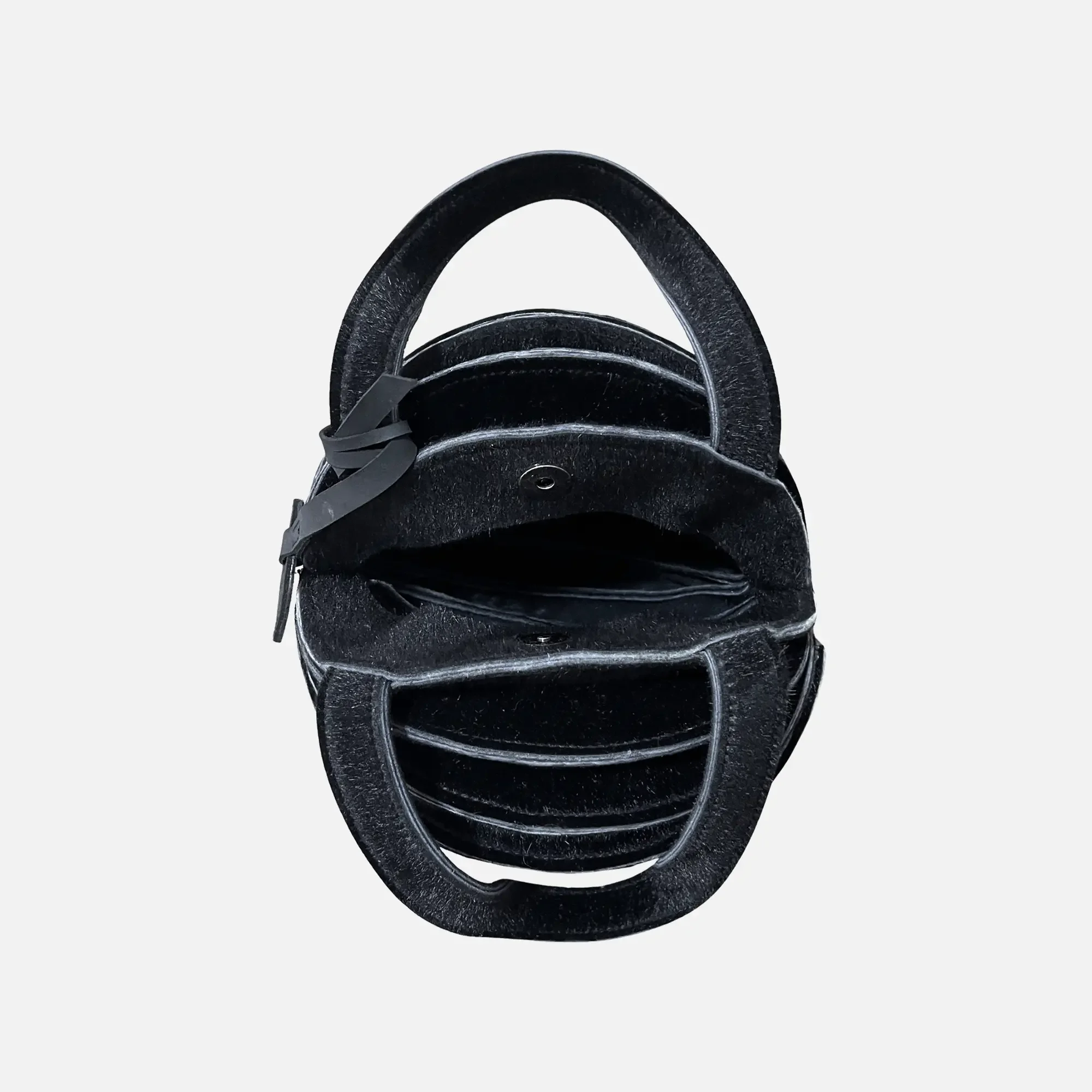 Puffer-Furry-Black-3.webp