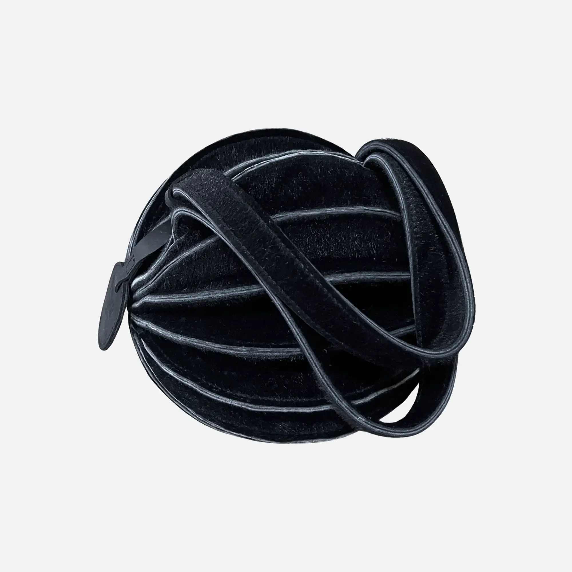 Puffer-Furry-Black-1.webp