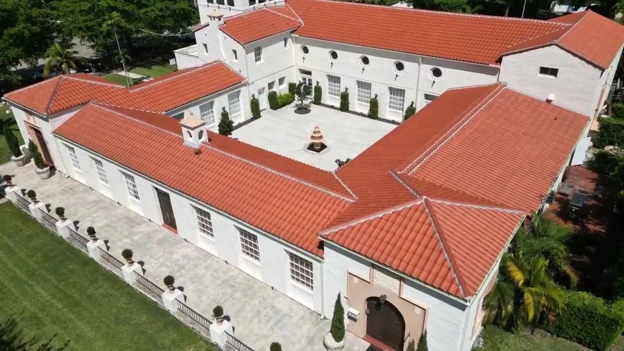 Villa con cubierta de teja Verea