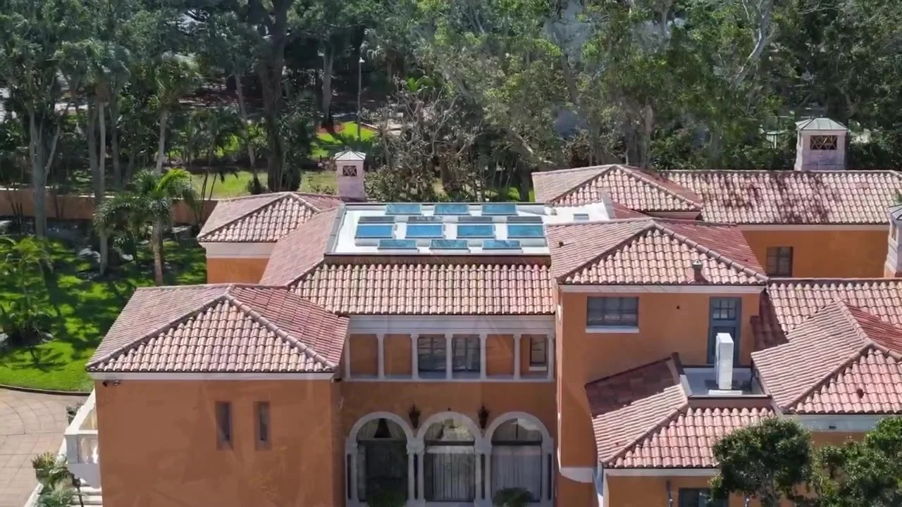 Casa con techo de teja cerámica Verea
