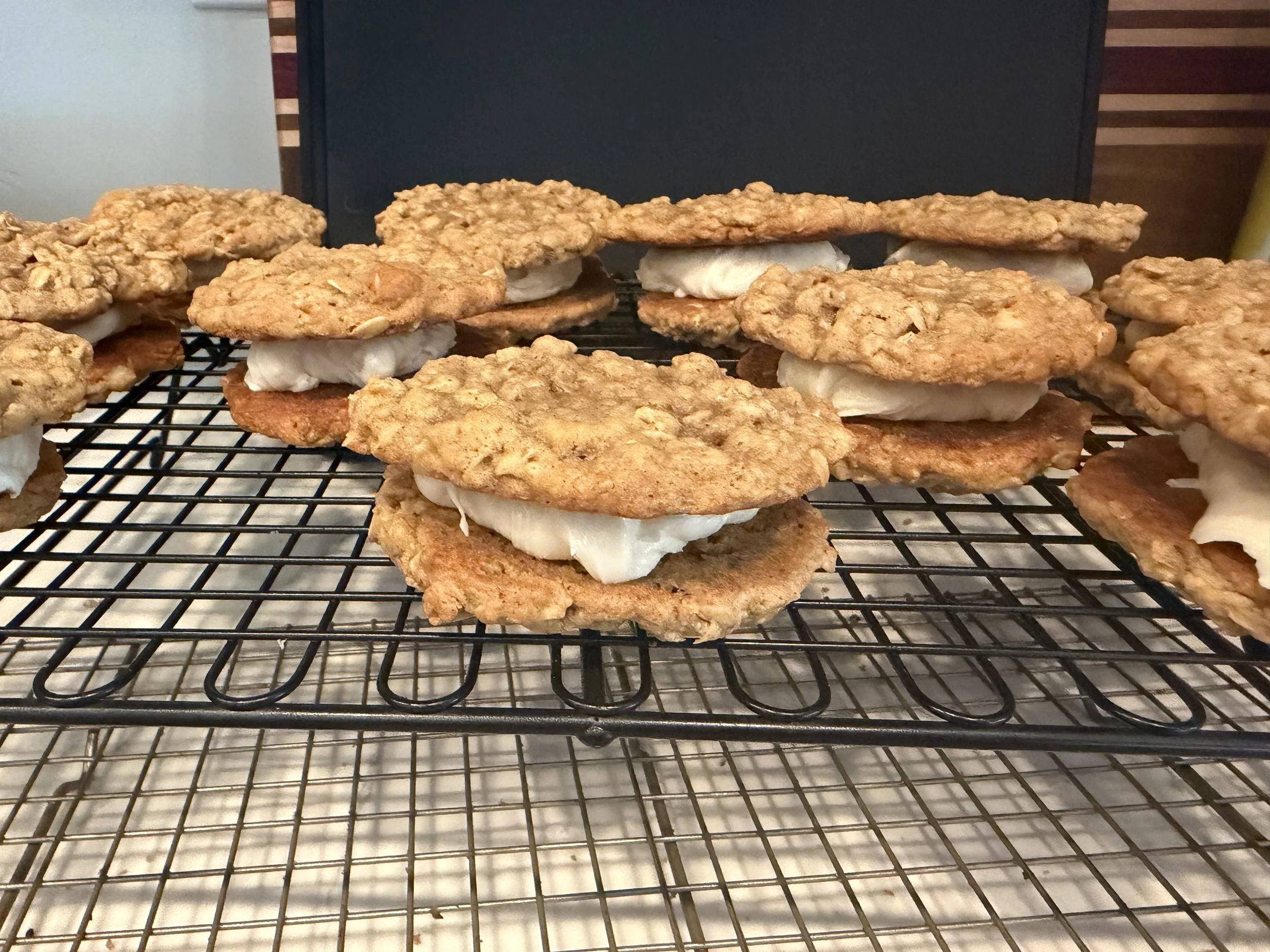Oatmeal Creme Pie - 6 pack