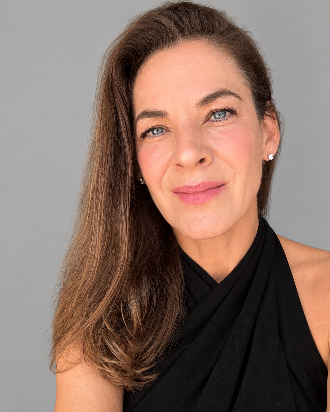 Photo portrait of the artist, Kaia Peterka.