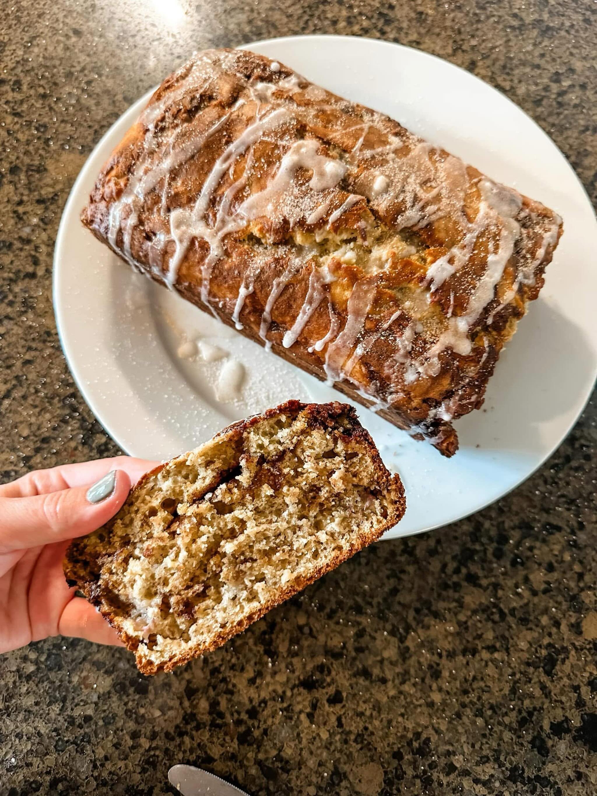 🍂 CINNAMON SWIRL BANANA BREAD 🍂
Original recipe by @sallysbakeblog 

Here&rsquo;s what ya need! 

Banana Bread:
2 cups flour 
1 tsp baking soda 
1 tsp cinnamon 
1/4 tsp salt 
2/3 cup sugar 
4 tbsp room temp butter 
2 eggs 
3 ripe bananas 
1/3 cup p