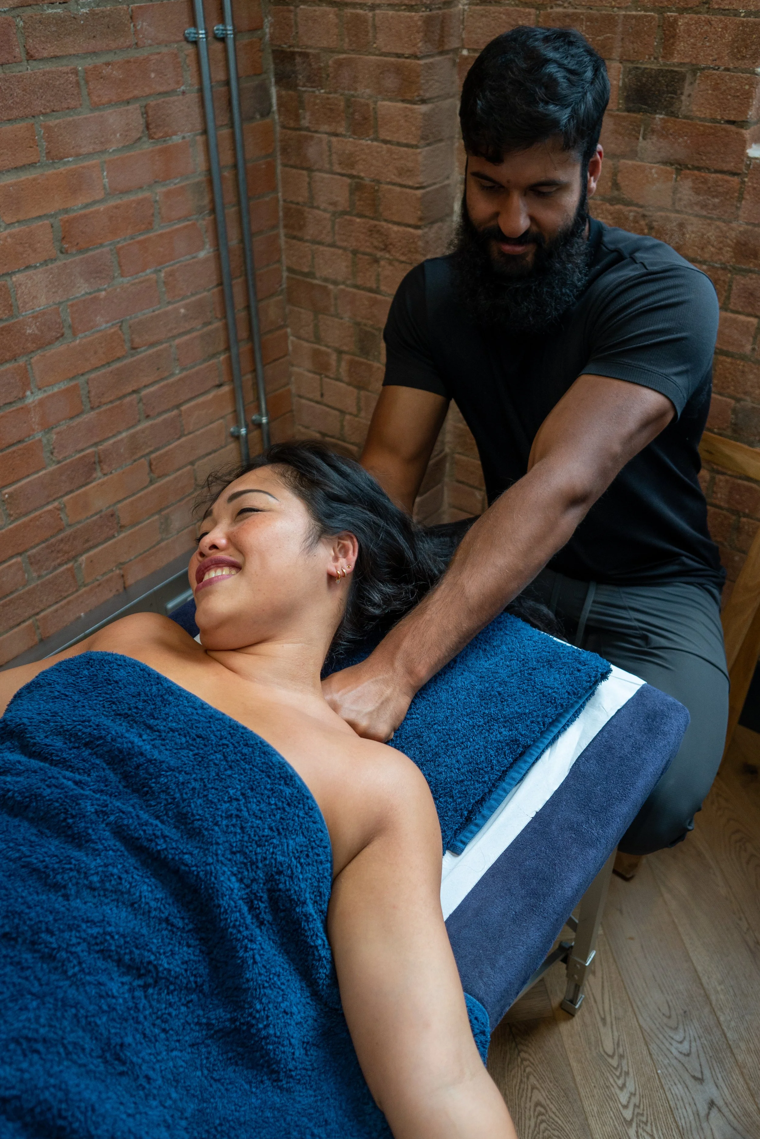 Neck pain treatment in islington