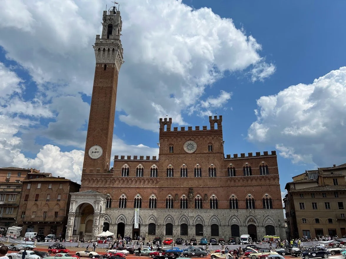 a picture of an old building in italy