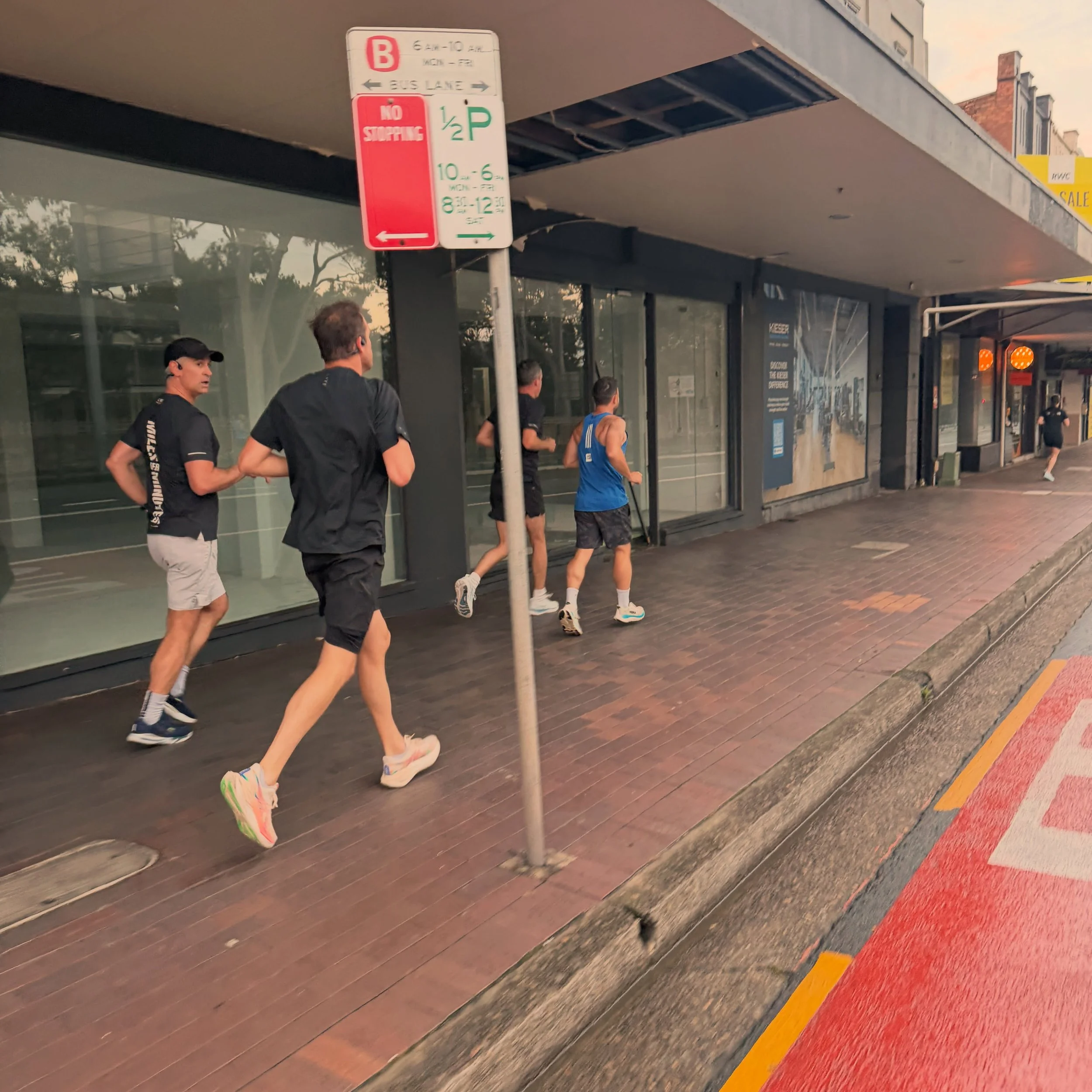 @miles.over.minutes slow run from Mosman to North Sydney and back for kids drop off. 

We&rsquo;ve had a great week, working on some different challenges that work for all fitness levels. 

Get yourself, husband or partner along for a fun way to star
