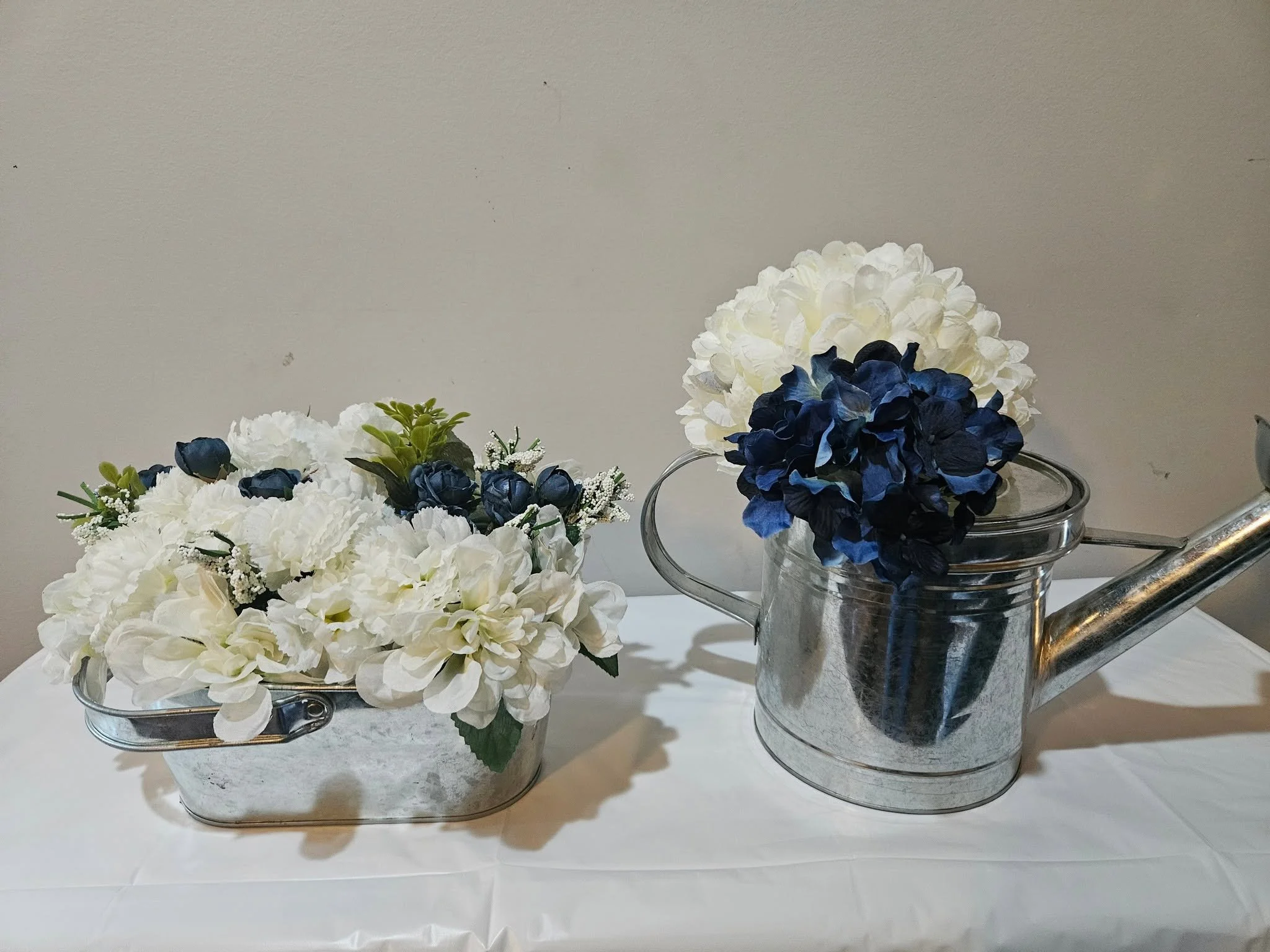 Navy/white rose watering can set