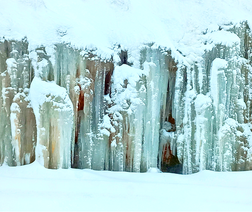 Water freezes into towering curtains of ice as temperatures plunge to as low as minus 40 degrees Celsius. The frozen waterfall captures the severity of winter in the Central Highlands, transforming flowing water into intricate formations of ice and r