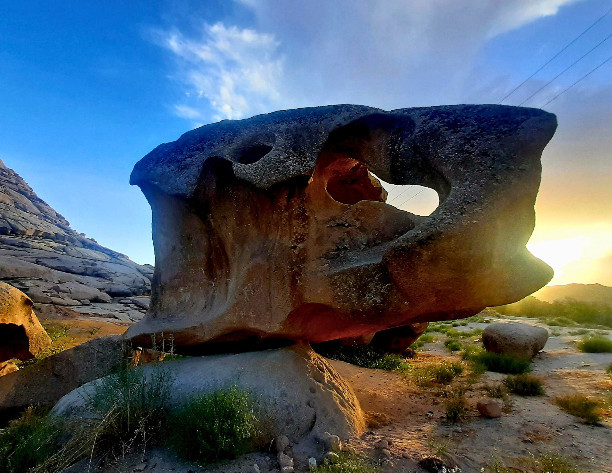 Around Nili, the capital of Daikundi Province, rock formations shape a rugged and distinctive landscape. Sculpted by time and the elements, these striking natural forms reveal the region’s geological character, where stone, sparse vegetation and the 