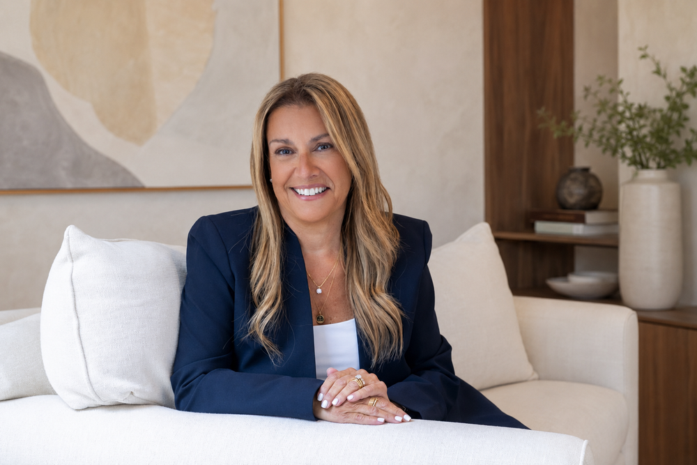 Manuela Hir, Portuguese-speaking certified mediator and paralegal at Fleet Law, P.C.