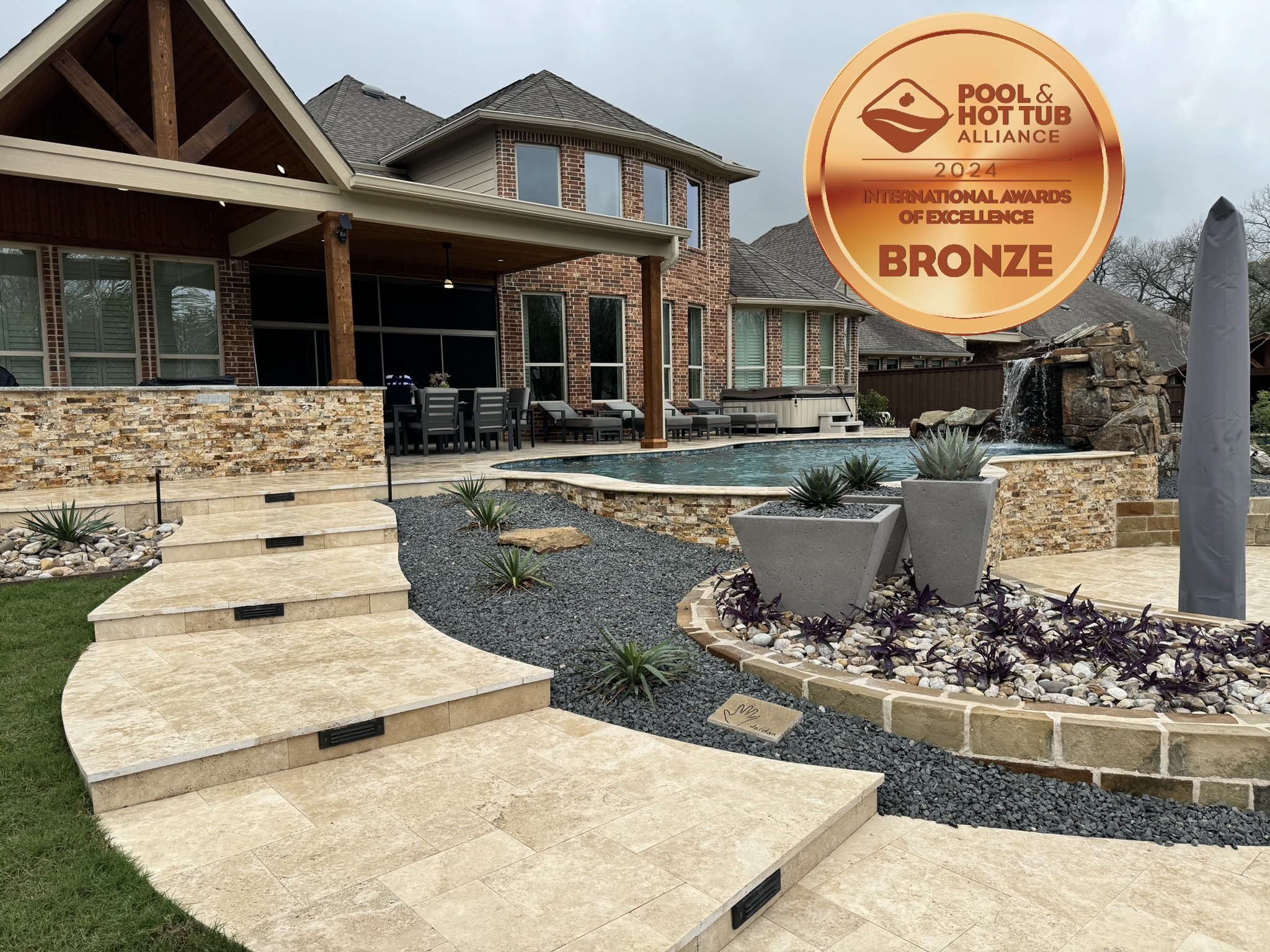9814 Waters Ln, Rowlett, TX 