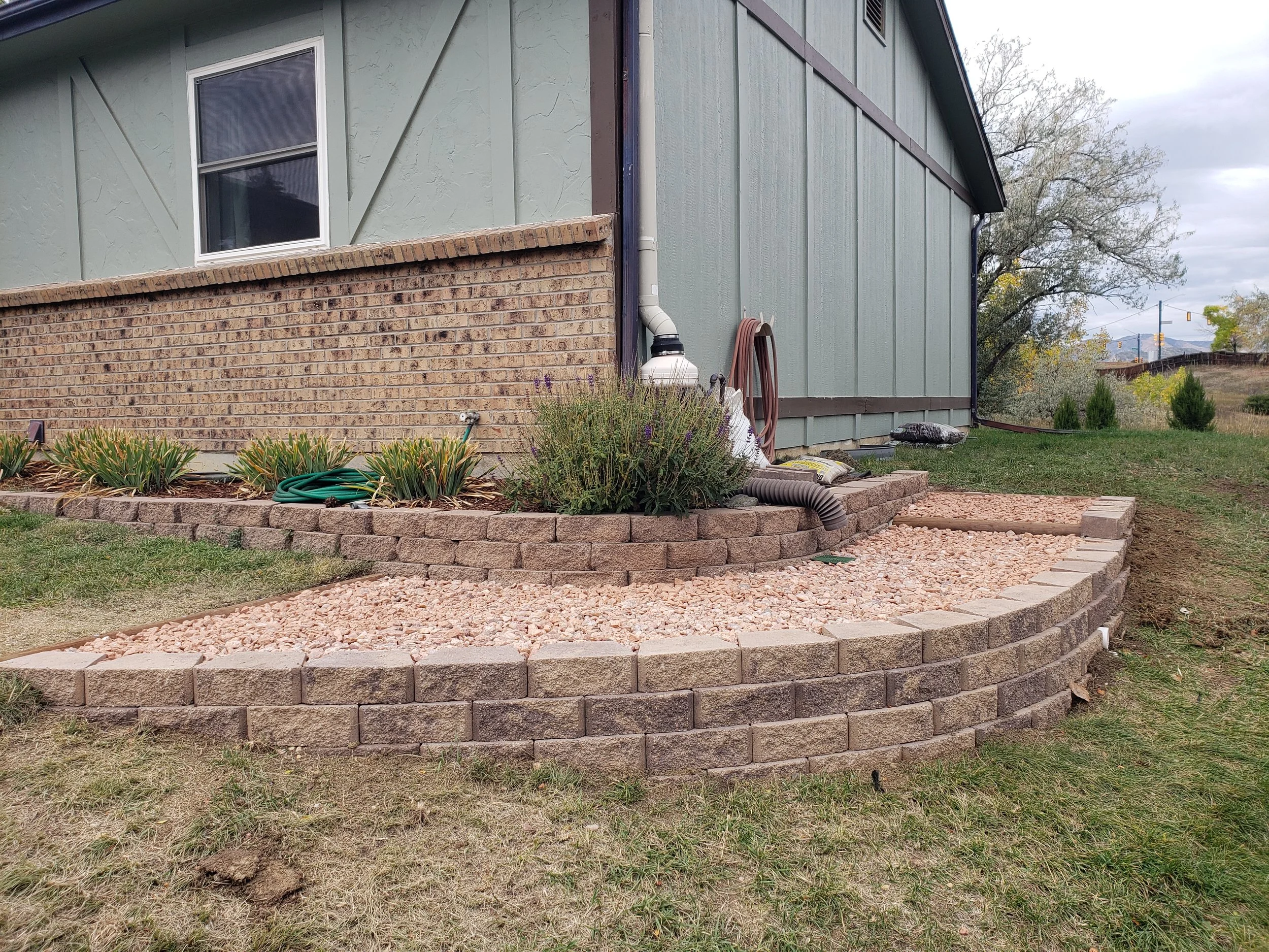 retaining wall finished 2.a.jpg