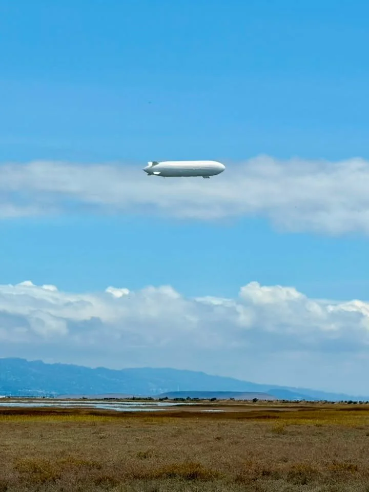 Definitely wasn&rsquo;t expecting this ginormous thing to appear over the wetlands today! 🤯 Just happened to catch Pathfinder 1 floating toward the Bay&hellip; apparently it&rsquo;s a 400+ foot experimental electric airship and the longest aircraft 