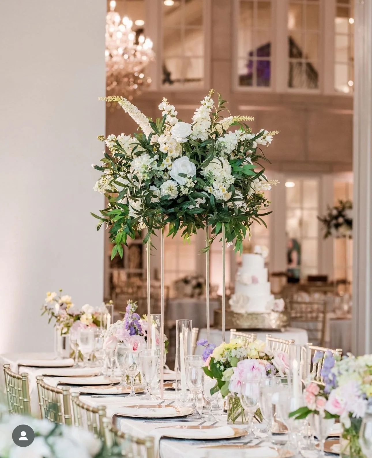 Wedding floral rental by Sherpa's Floral Rentals, Dallas–Fort Worth