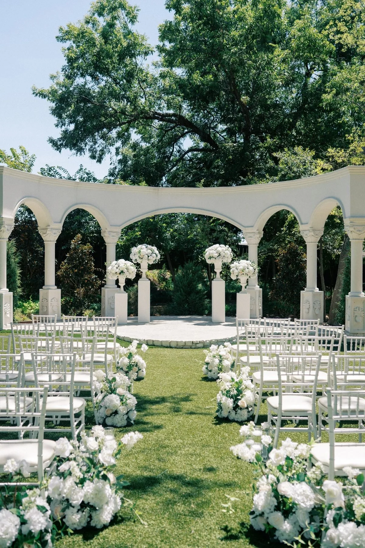 gallery_09_outdoor-aisle-lawn-ceremony.jpg