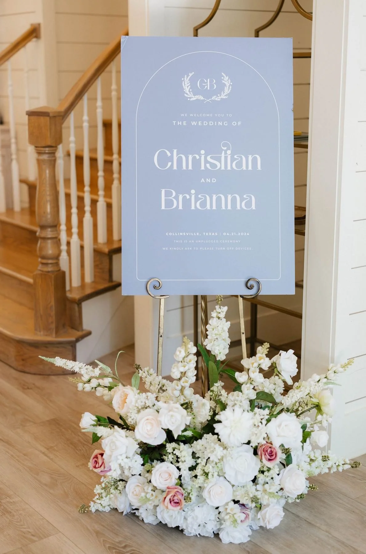 Wedding floral rental by Sherpa's Floral Rentals, Dallas–Fort Worth