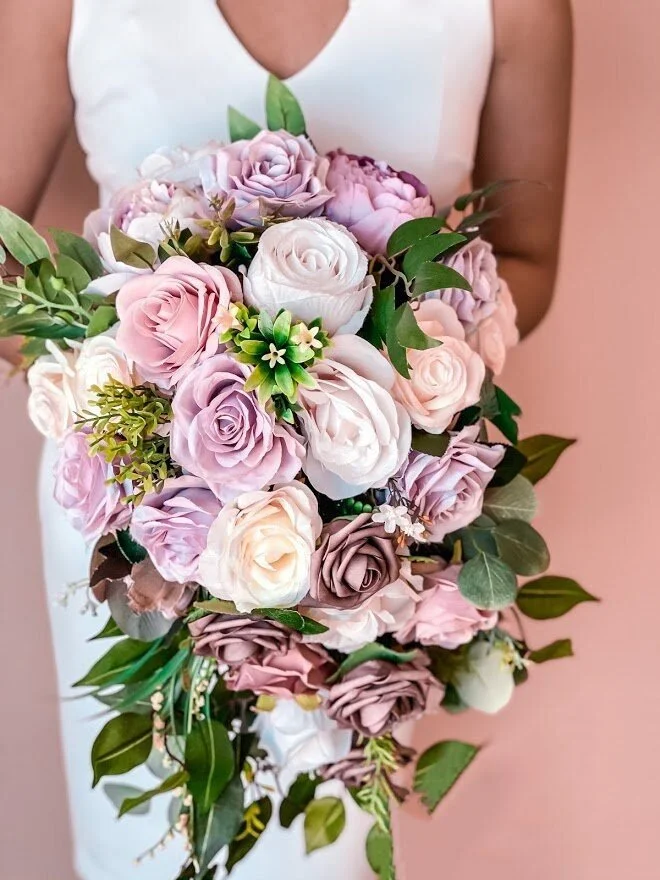 gallery_28_bouquet-mauve-cascading.jpg