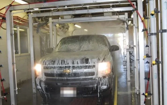 wash-tunnel-foam-truck.jpg