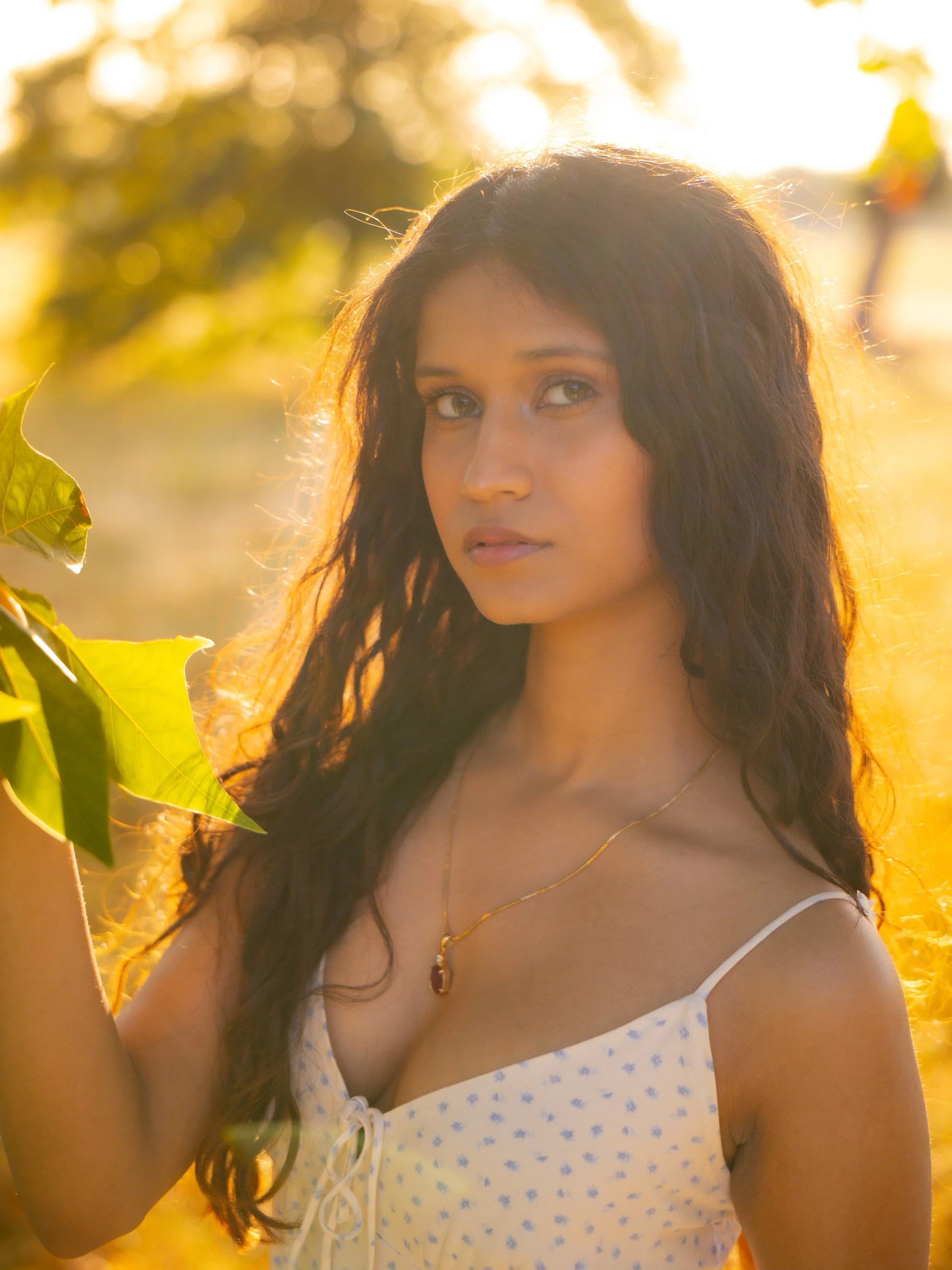 Komorebi, the perfect way to desribe dreaminess of the light coming through the trees. 

The sunlit canopy framed Ritisha beautifully as we twirled around in the greens of Regent's Park and laid in a bed of Queen Anne&rsquo;s Lace Flowers. 

Is this 