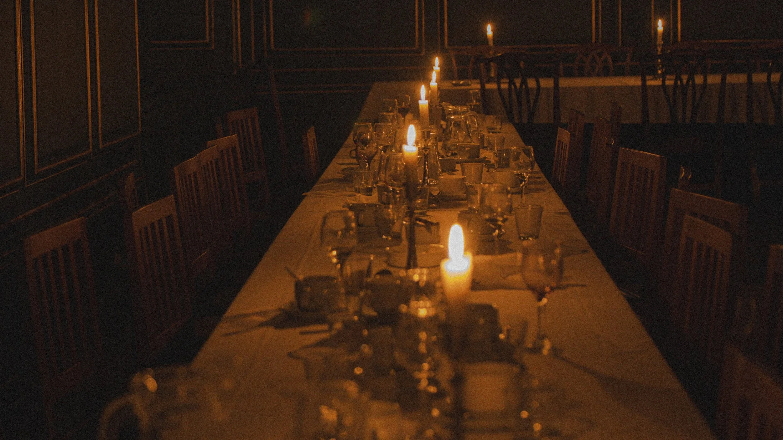 Inside the formal hall at @magdalene 🕯️🍽️

#cambridgeformal #cambridgephotographer #universityofcambridge #magdalenecollege #cambridgeuniversity