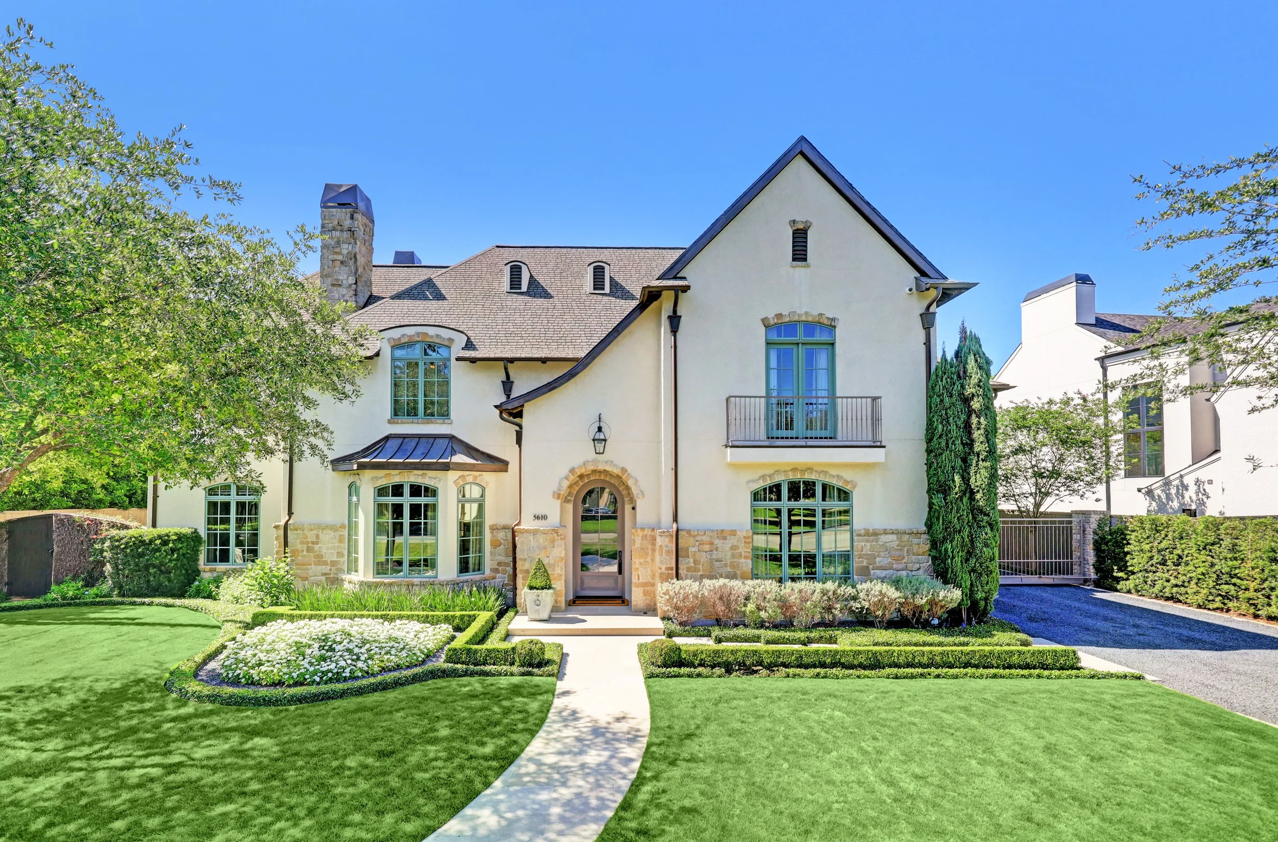 Luxury residence