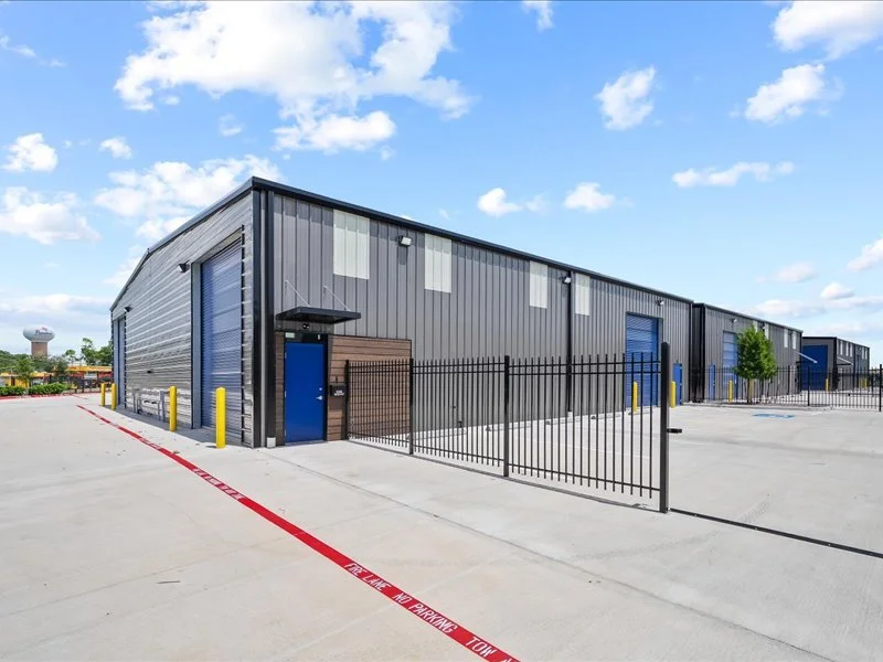 Red Bluff Industrial Park in Pasadena, TX