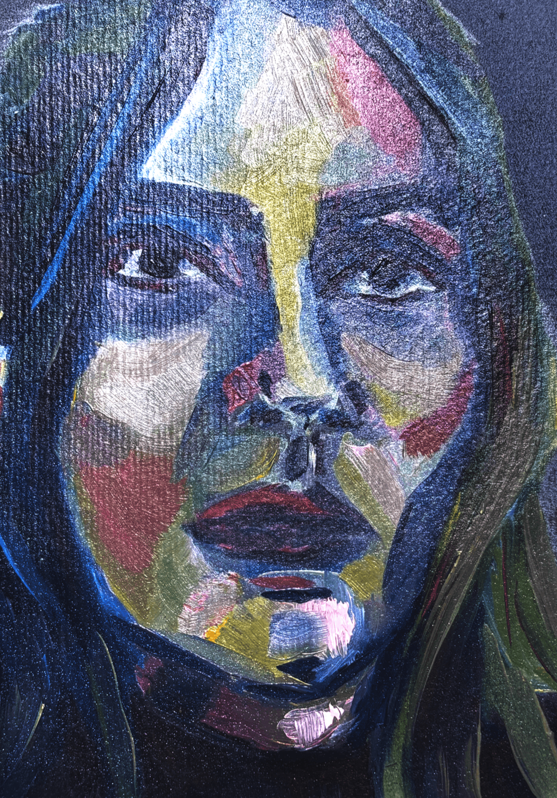 Retrato impressionista de uma mulher com expressão pensativa, com cabelo escuro e detalhes de cores vibrantes no rosto.