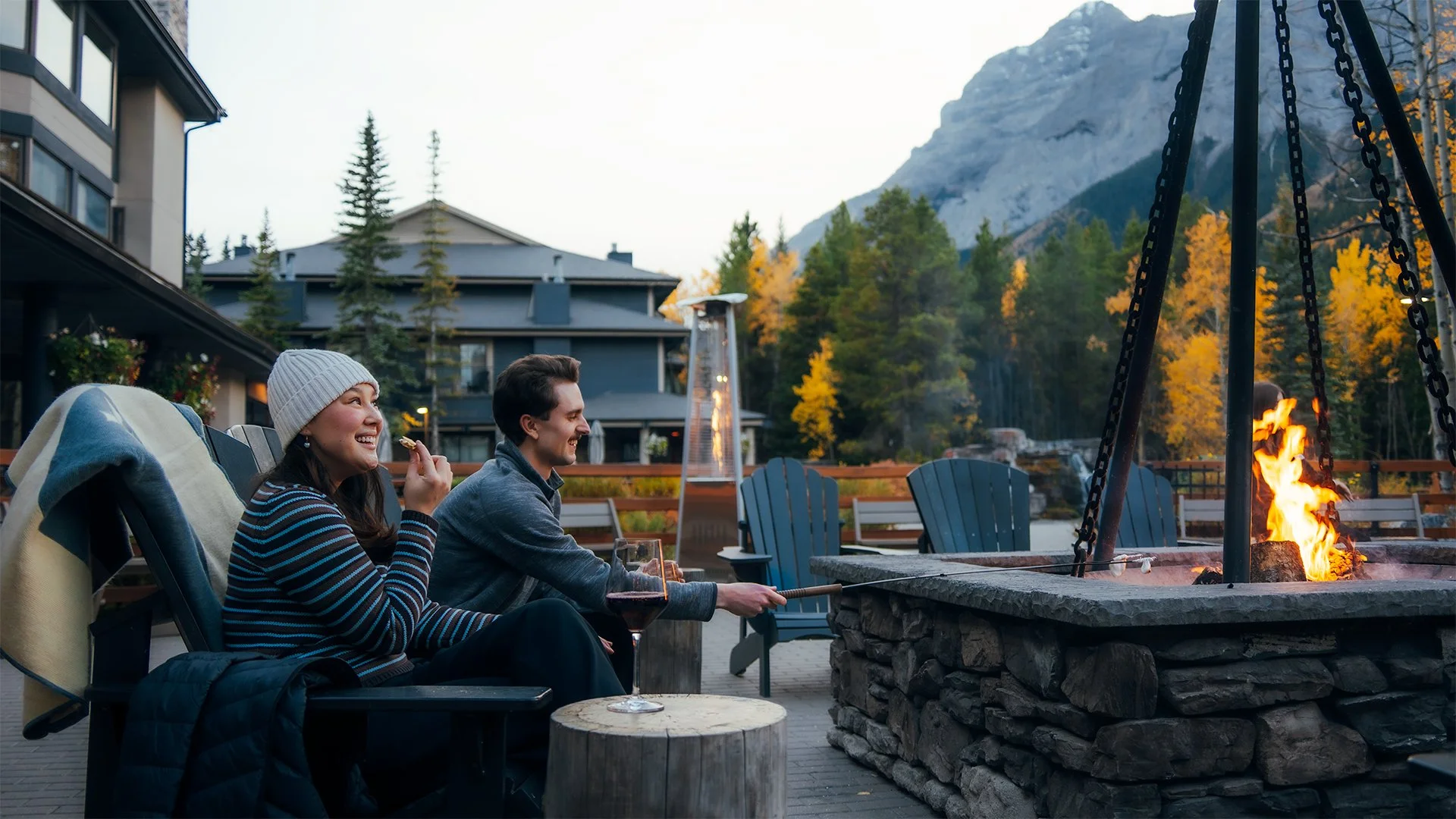Campfire_1920x1080p_webres_4980.jpg