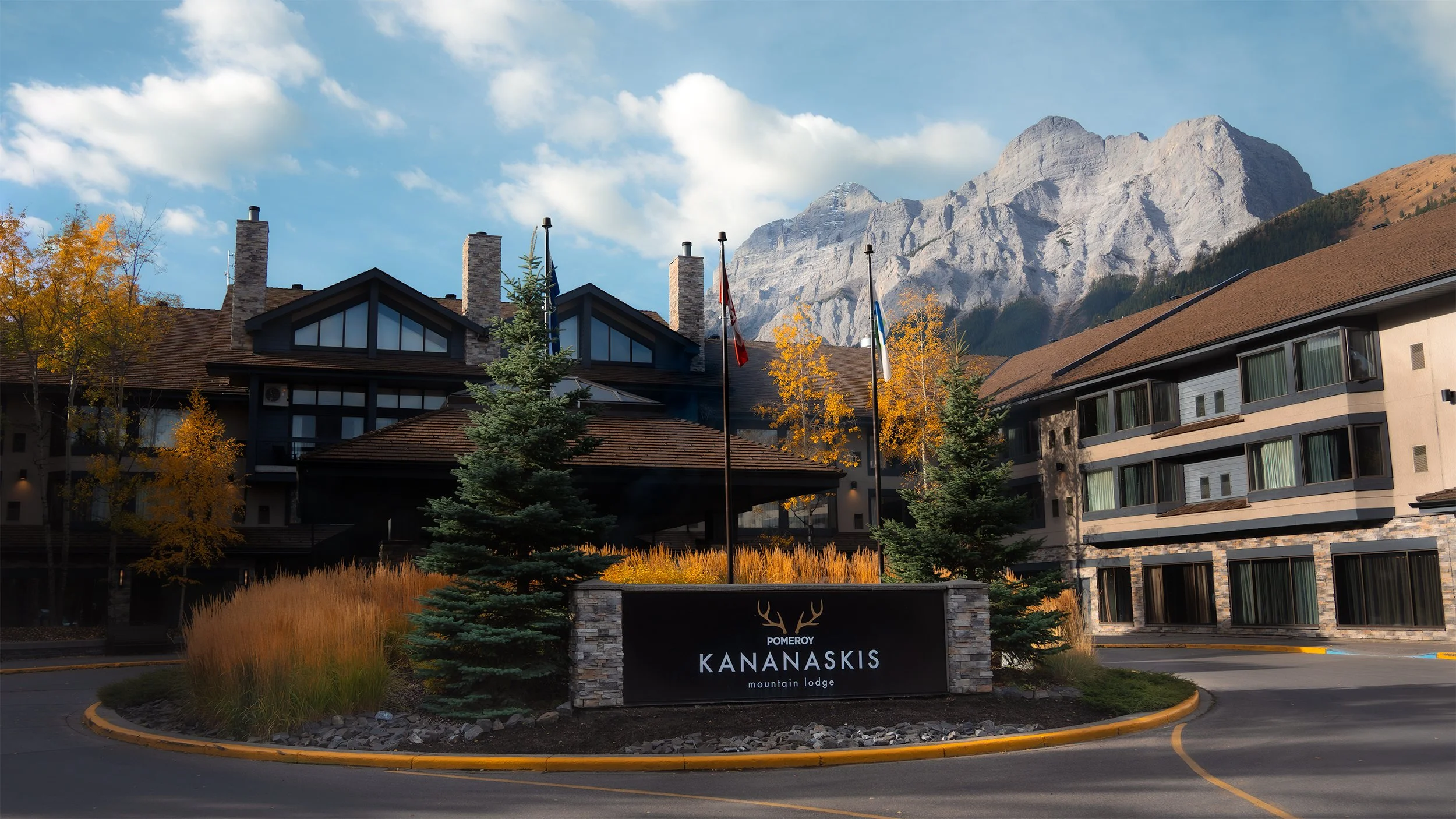 HotelFront_2500x1406p_LargeWebRes_5683.jpg