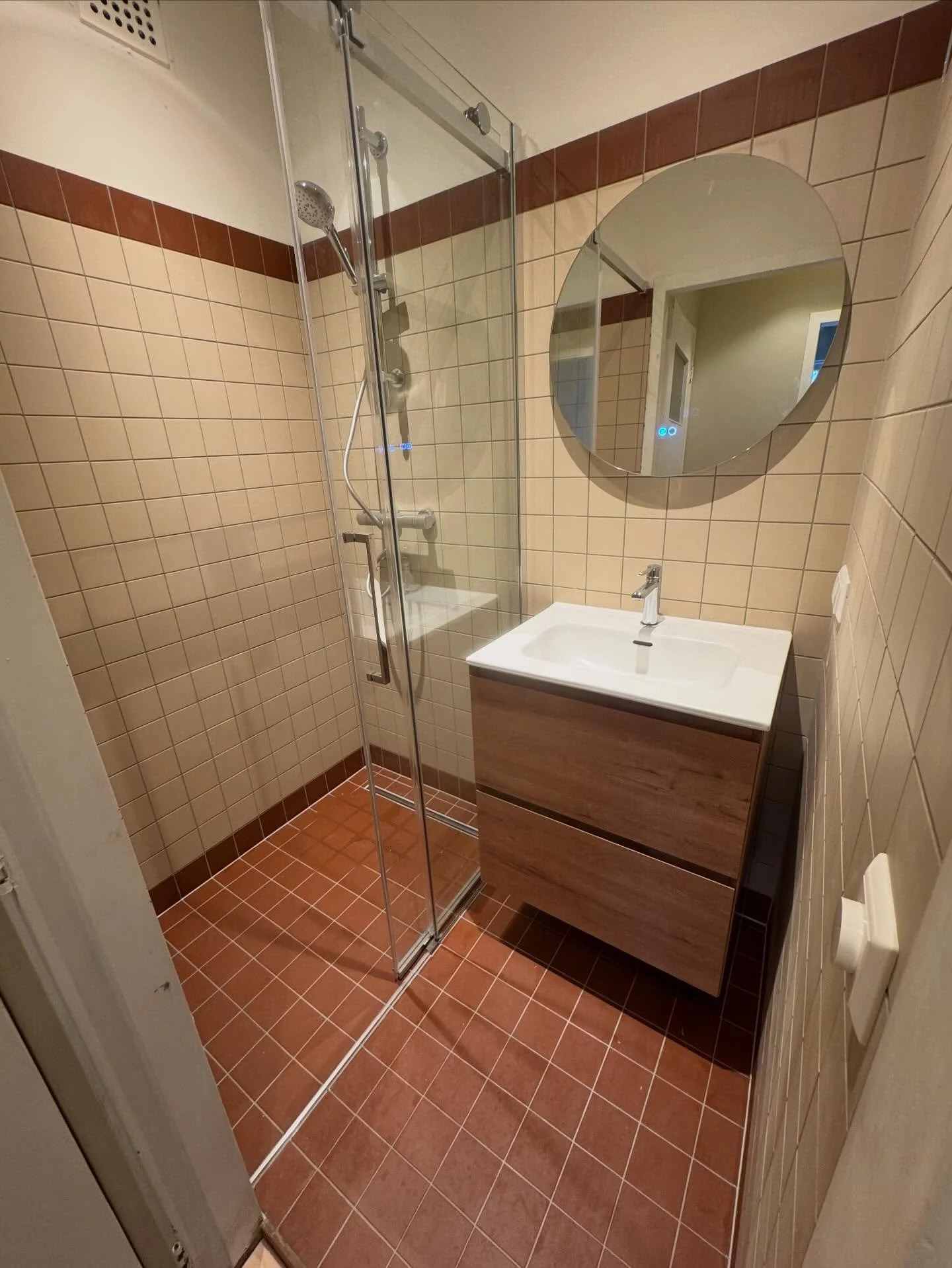 Badkamer en toilet met Winkelmans tegel.