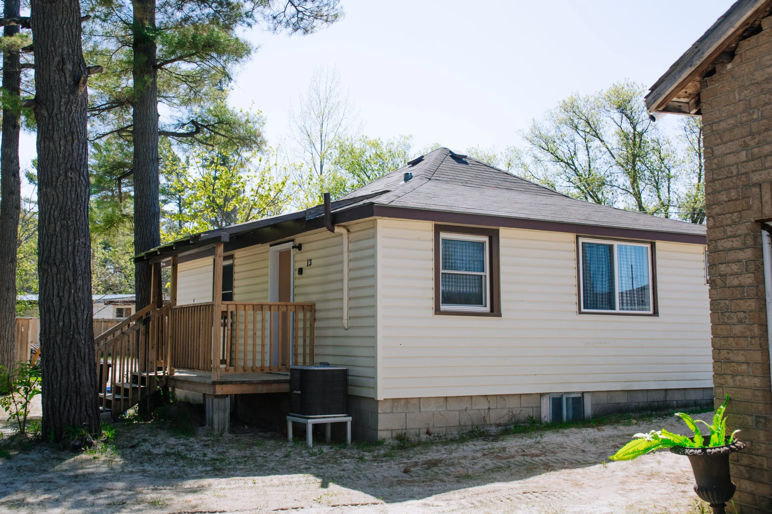 Cottage 13-02.jpg