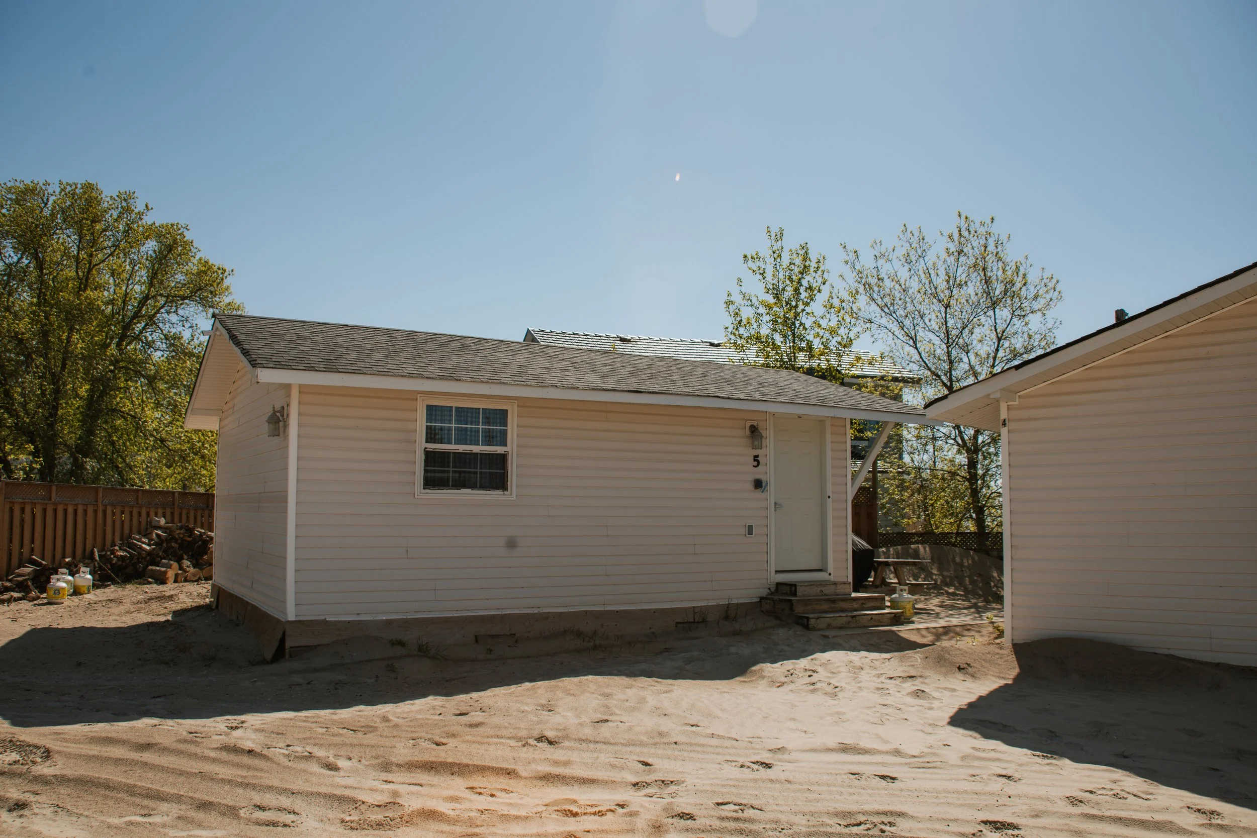 COTTAGE 5
