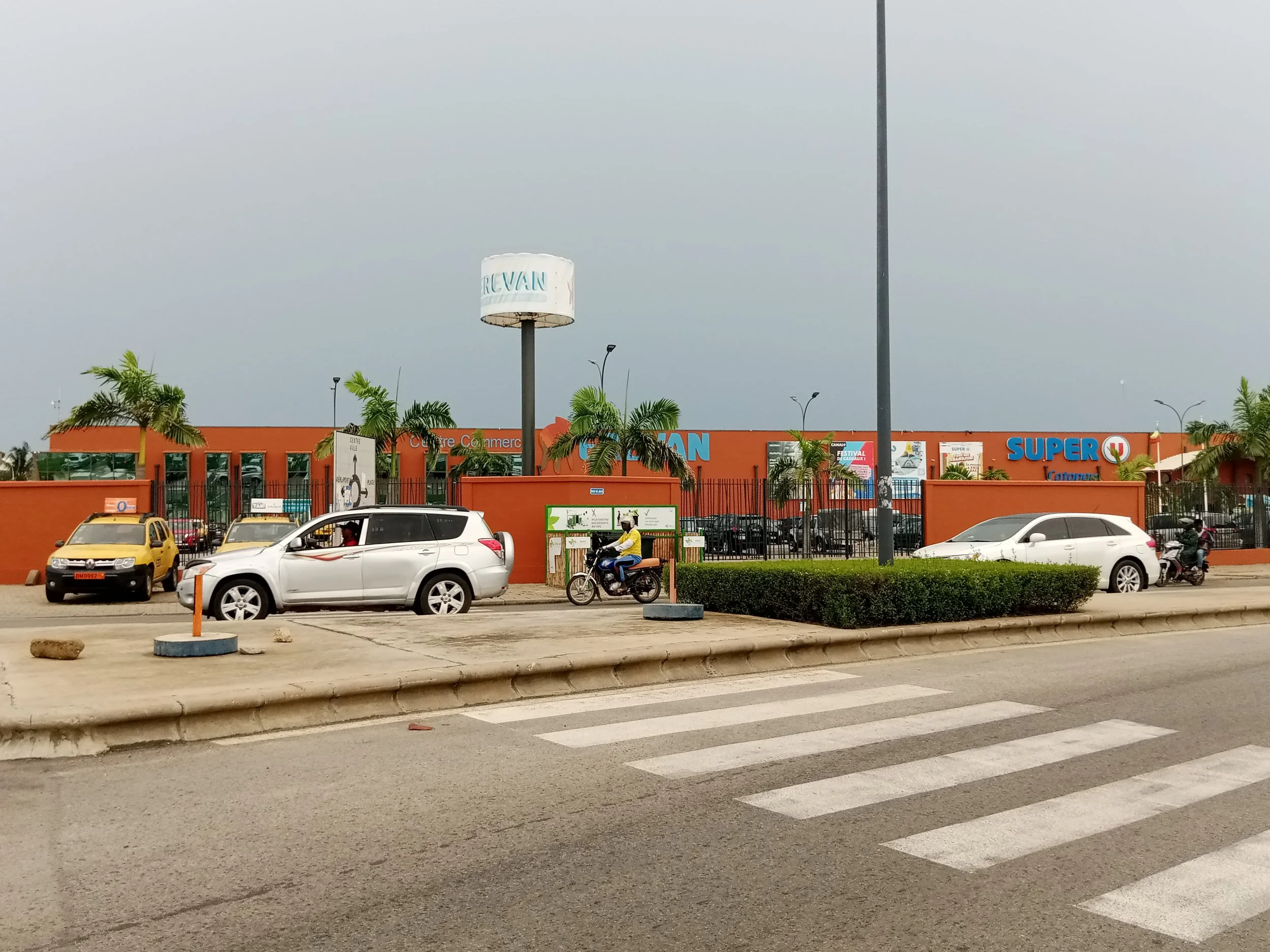 Shopping in Cotonou: Dantokpa, Erevan and the best markets