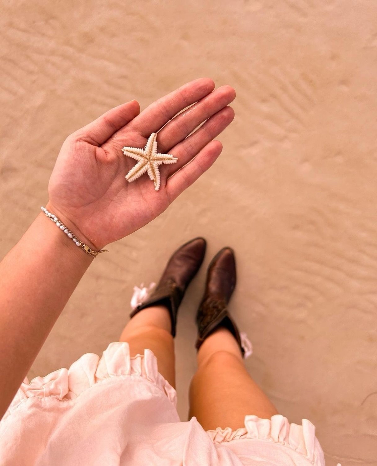 Salt in the air, sand on everything, and not a care in the world. 🐚