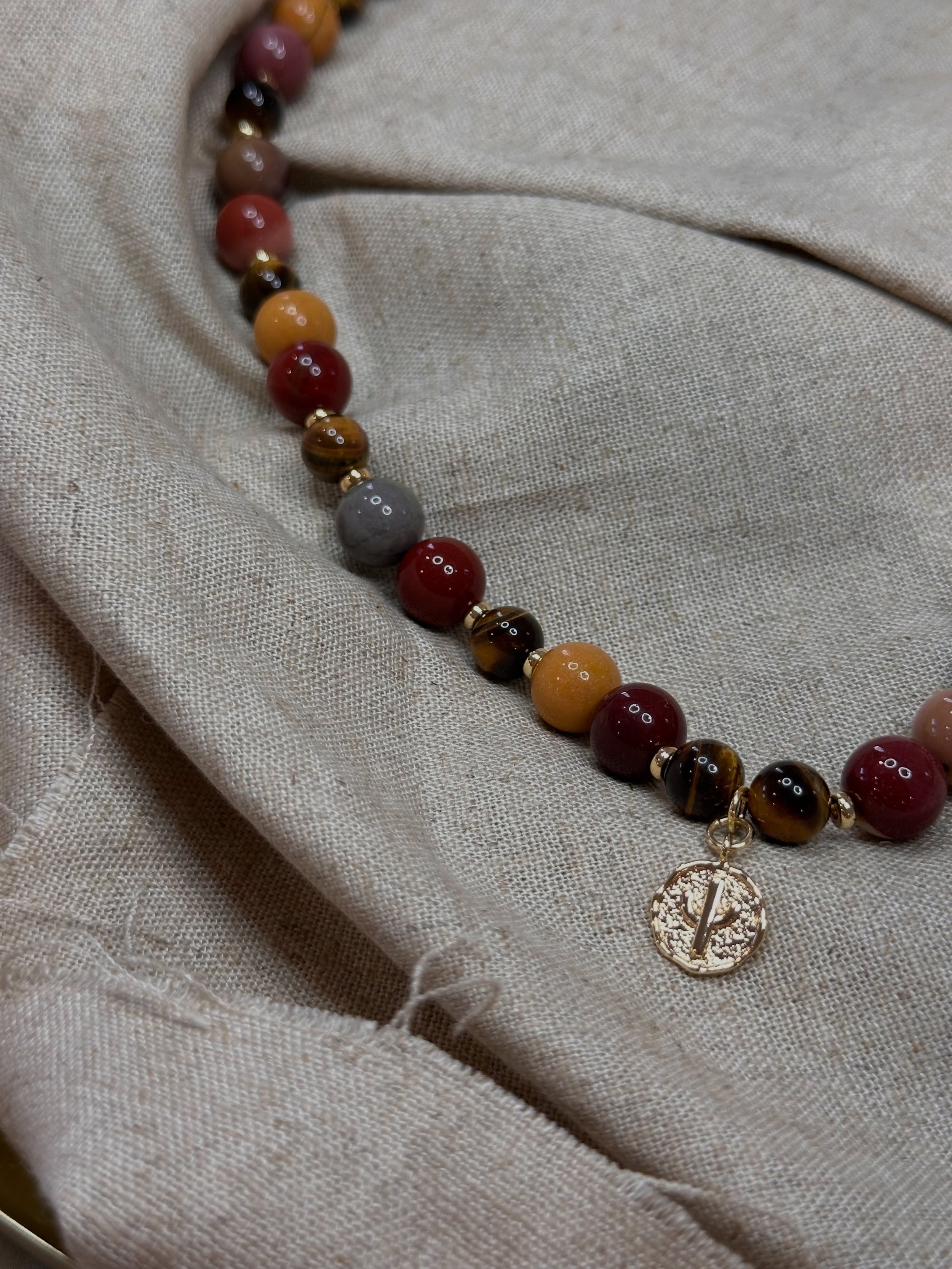 It&rsquo;s all in the little details.

Natural crystals, warm golden accents and one-of-a-kind patterns in every stone.

No two necklaces are ever quite the same. ♡

#crystalnecklace #crystalbeadedjewelry #crystalbeads #westernjewellery