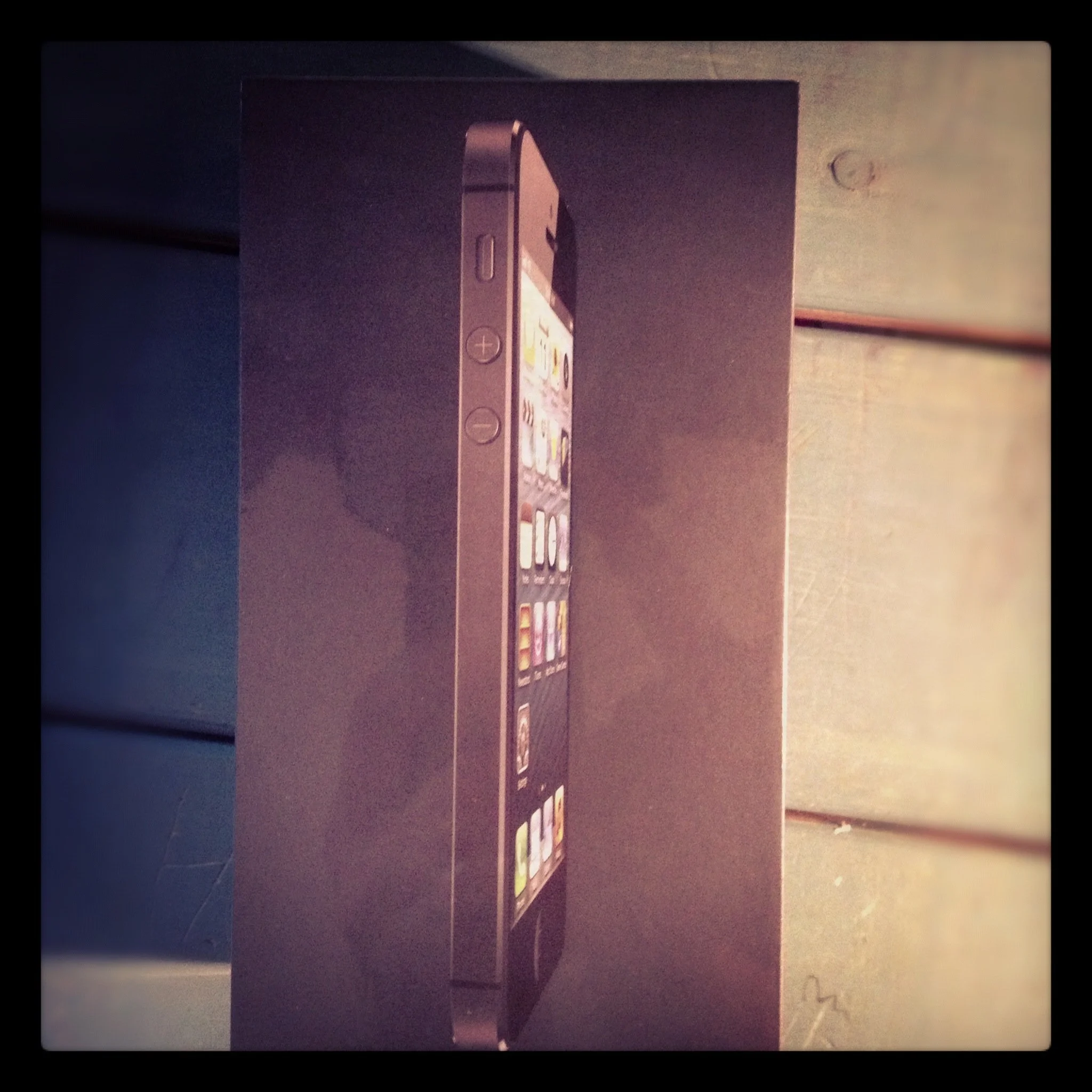 iPhone 5 Unboxing