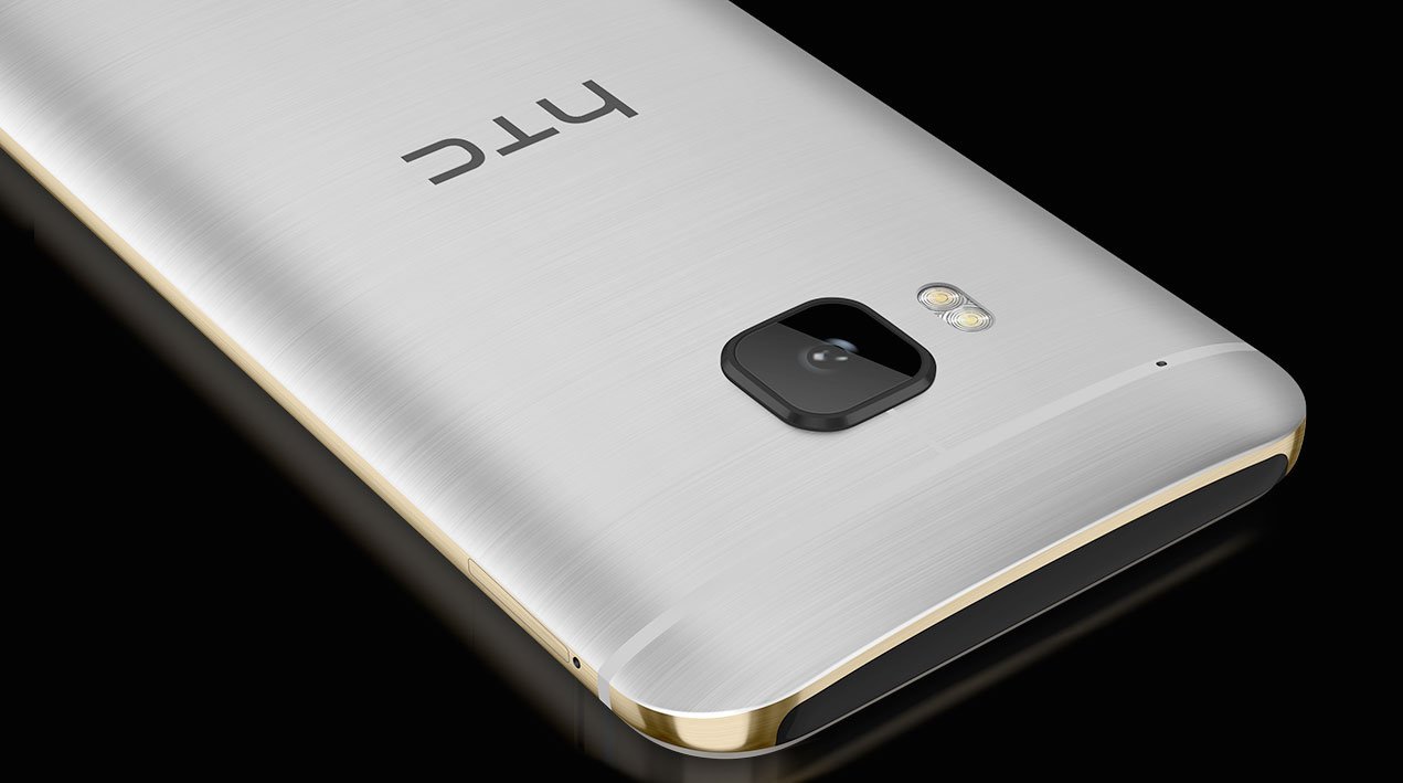 HTC pushes adverts to users notification tray