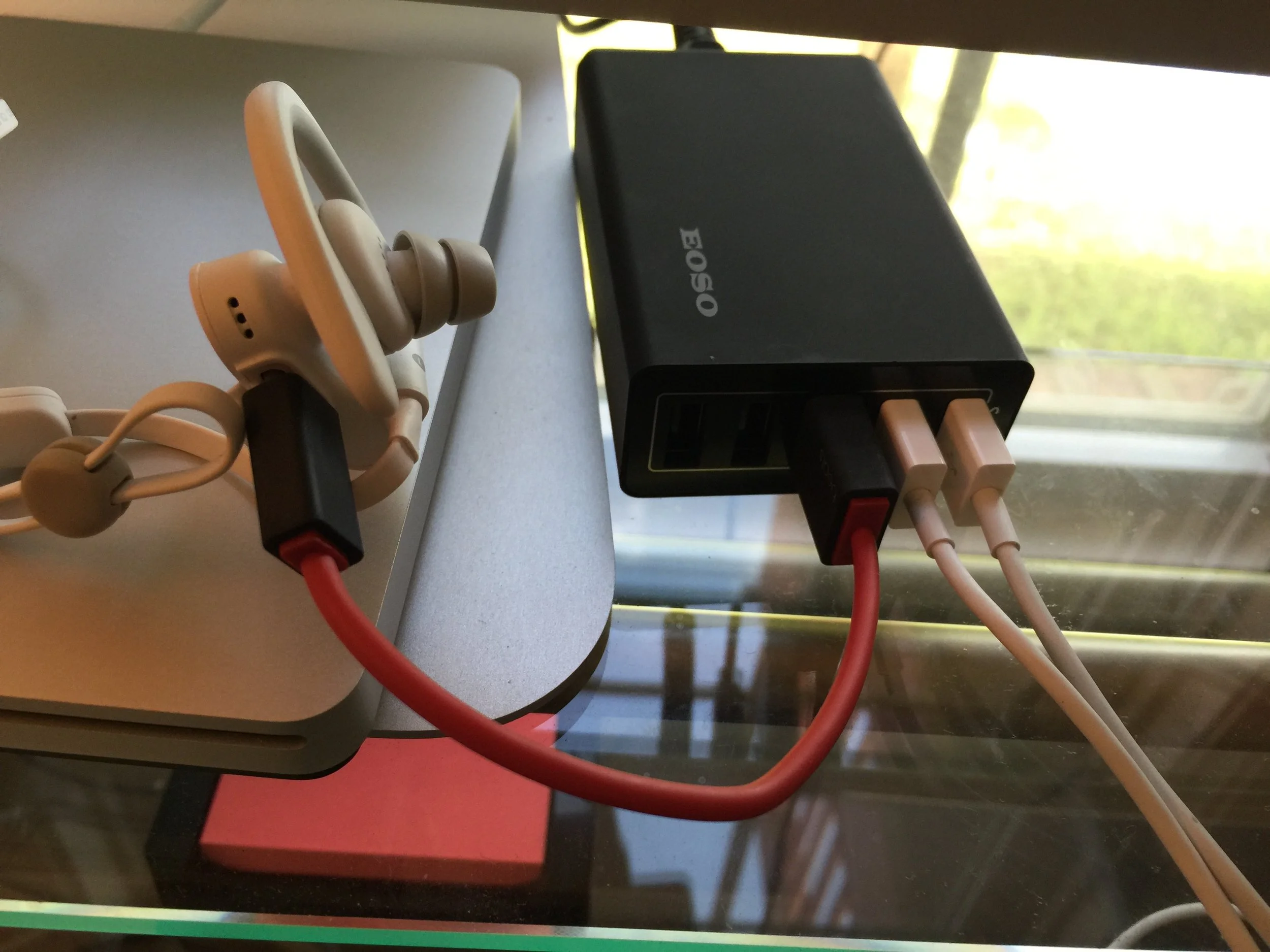 [Review] Eoso 40W 5-Port Desktop Charger