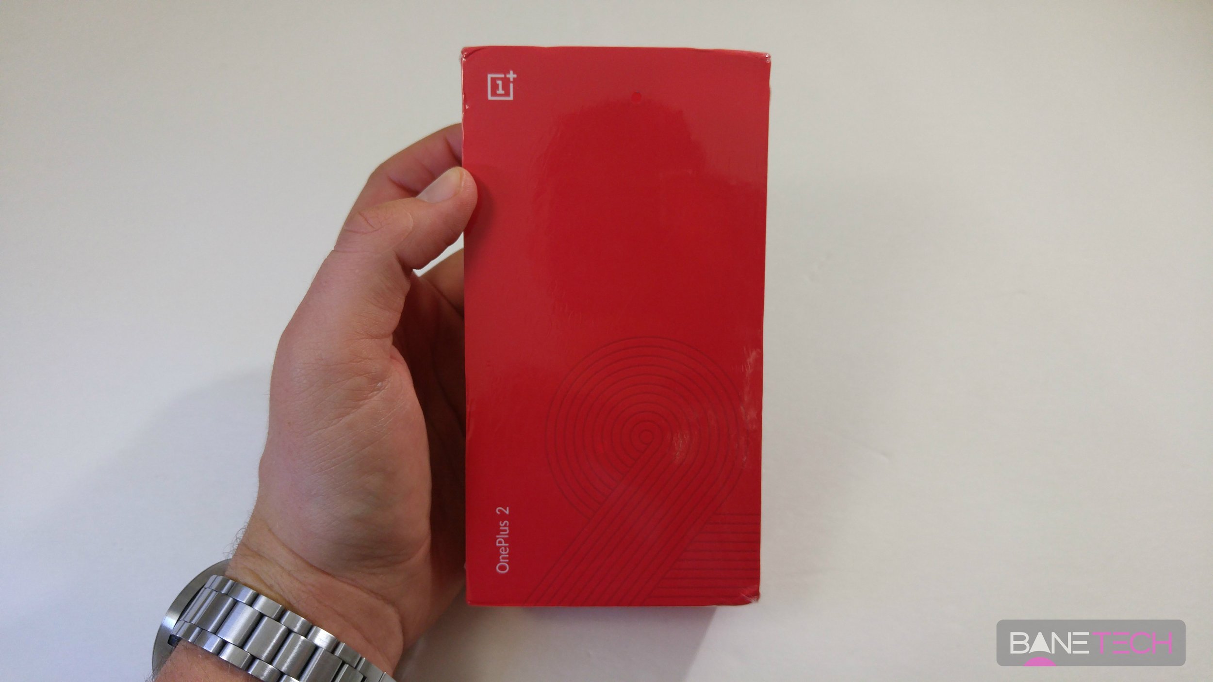[Video] Unboxing and first impressions of the OnePlus 2