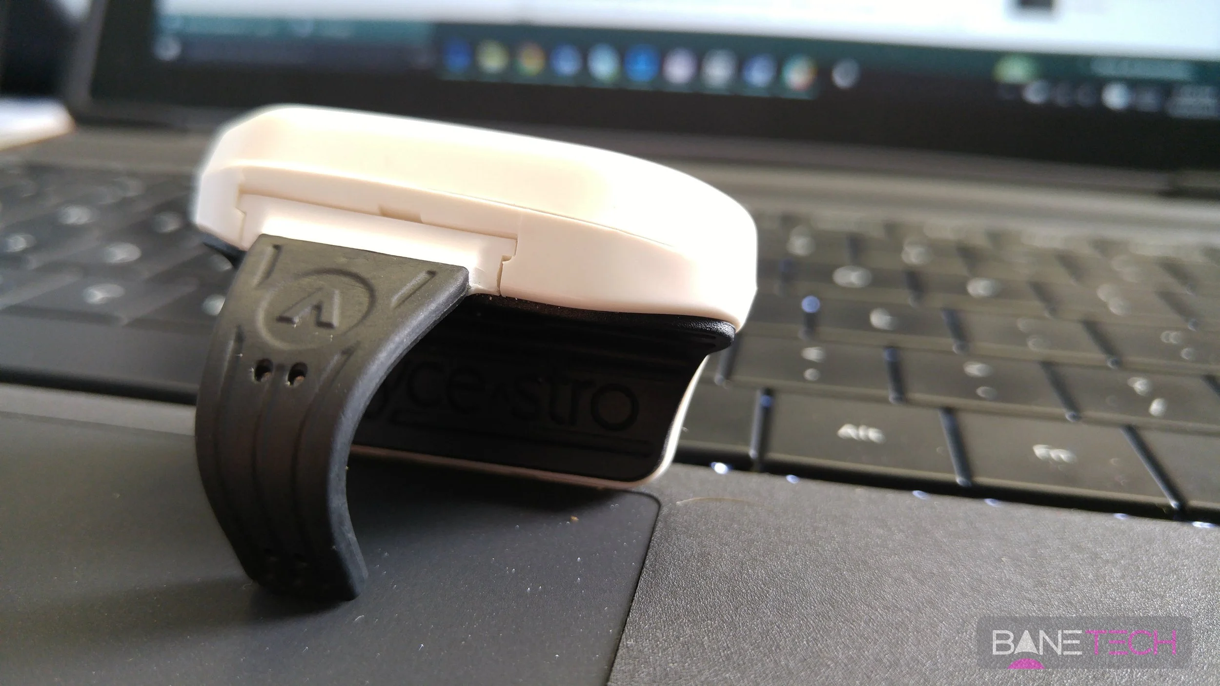[Review] Mycestro - A wearable mouse that fits on the index finger