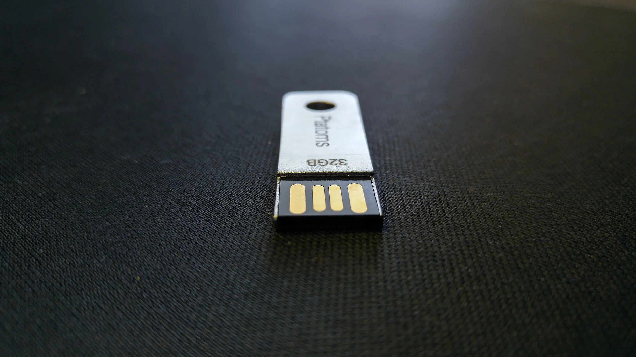 Ptatoms USB 2.0 Silm Metallic Mini Flash Drive (32GB)