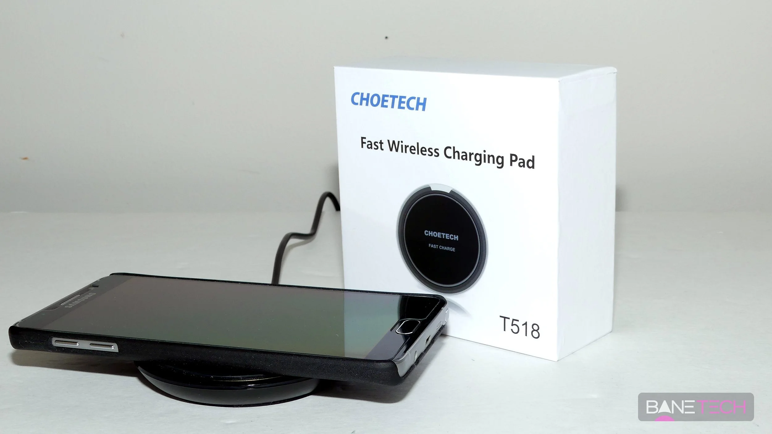 Fast wireless charger by Choetech