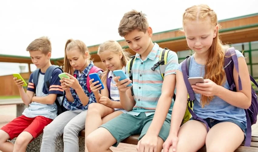 Parental control app and tips for safe navigation of children in cyberspace!